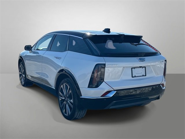 Used 2025 Cadillac Optiq Luxury 2 image 28