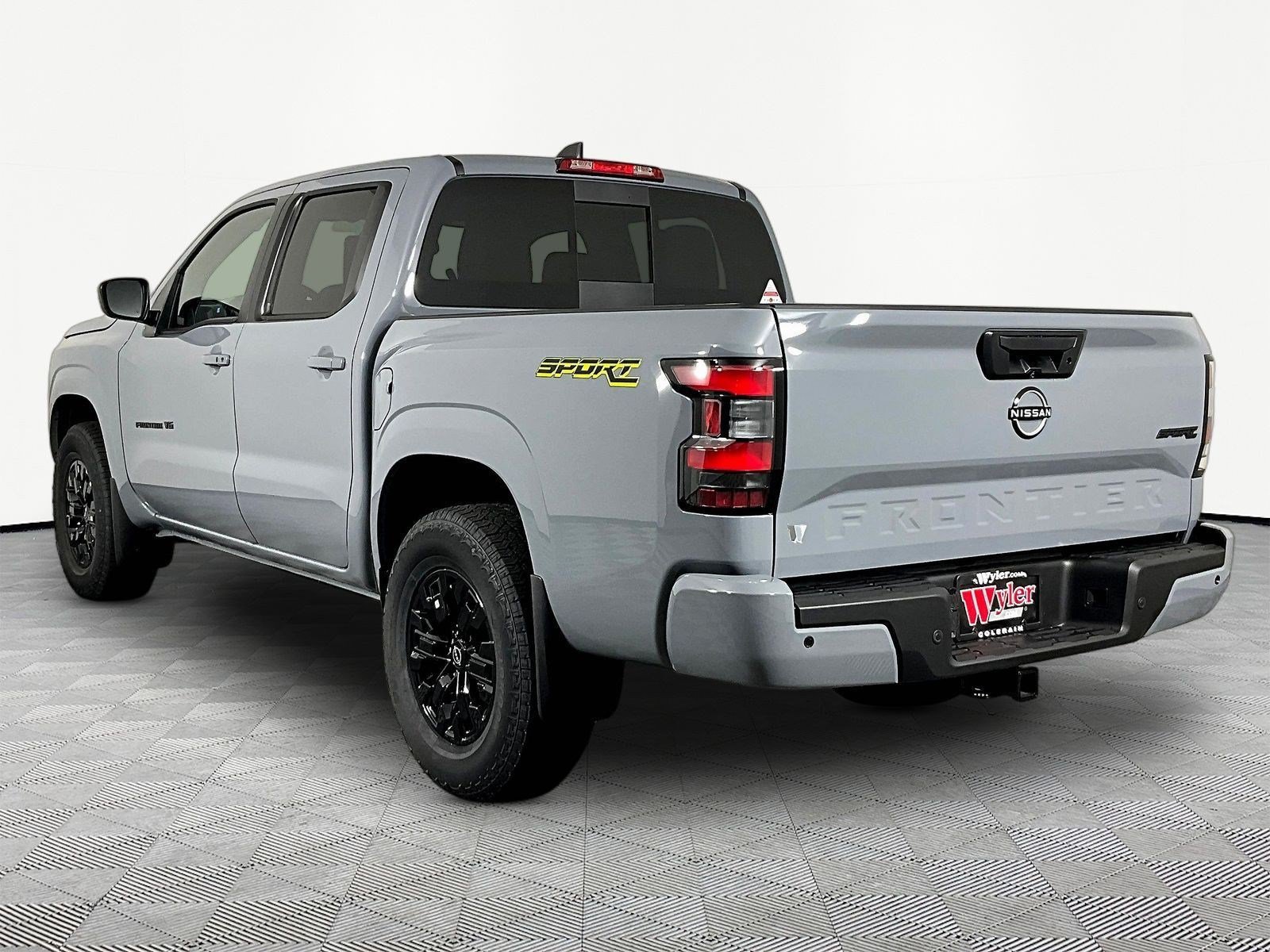 New 2027 Nissan Frontier SV w/ SV Convenience Package AWD/4WD image 4