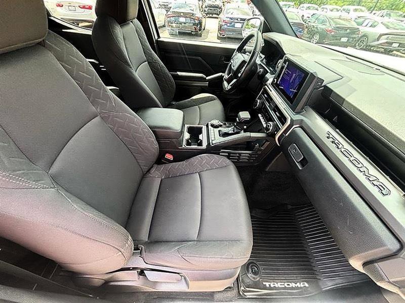 Used 2024 Toyota Tacoma SR5 AWD/4WD image 49