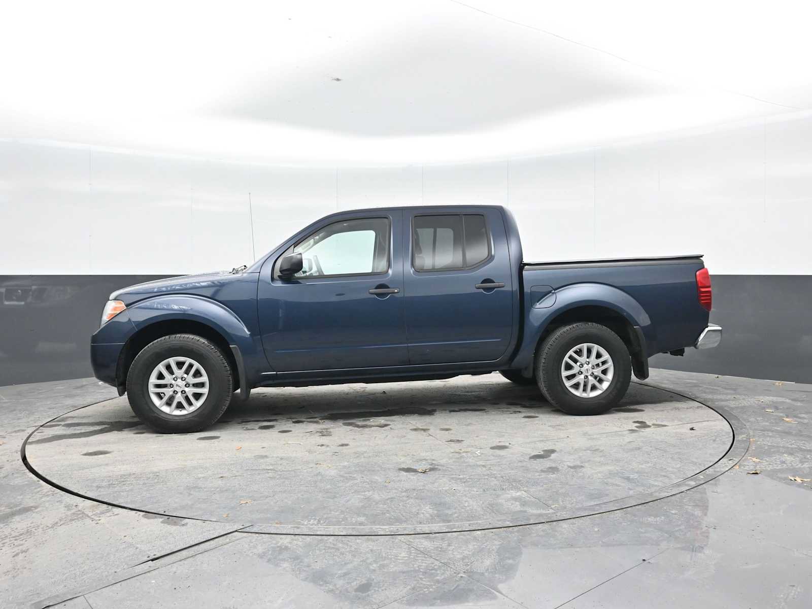 Used 2019 Nissan Frontier SV image 4