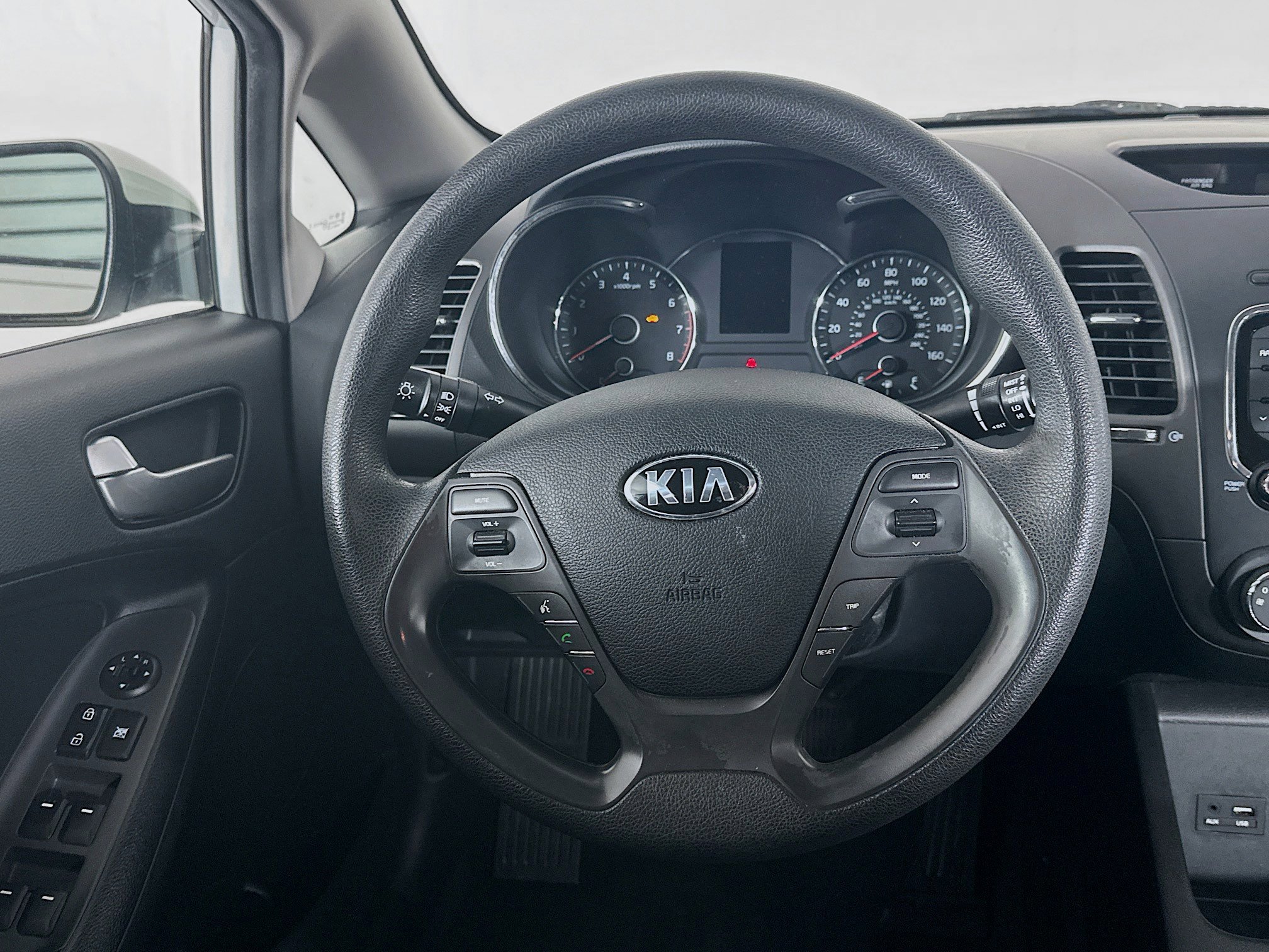 Used 2017 Kia Forte LX image 17