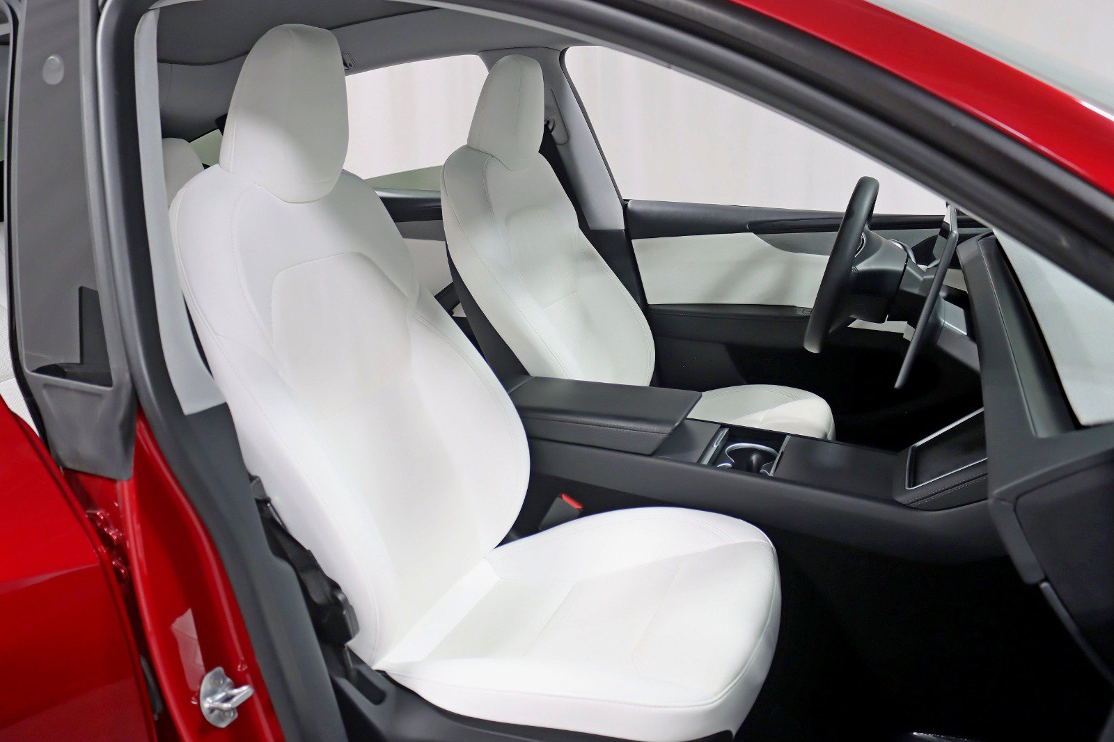 Used 2026 Tesla Model Y AWD image 29