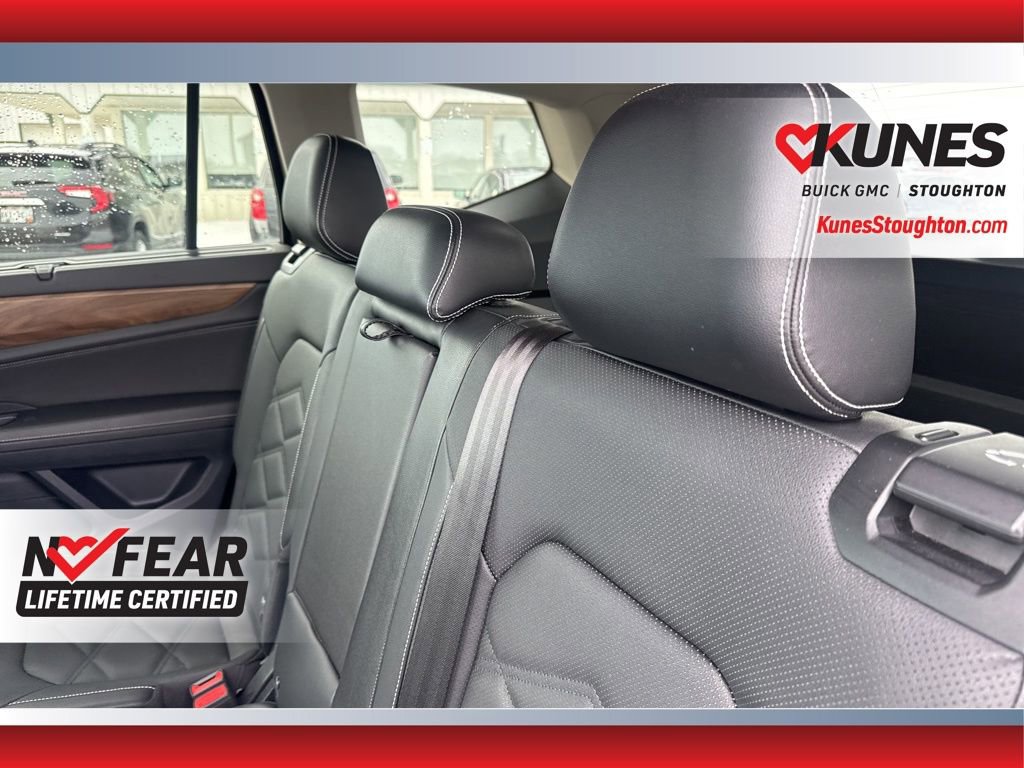 Used 2025 Volkswagen Atlas SE image 36