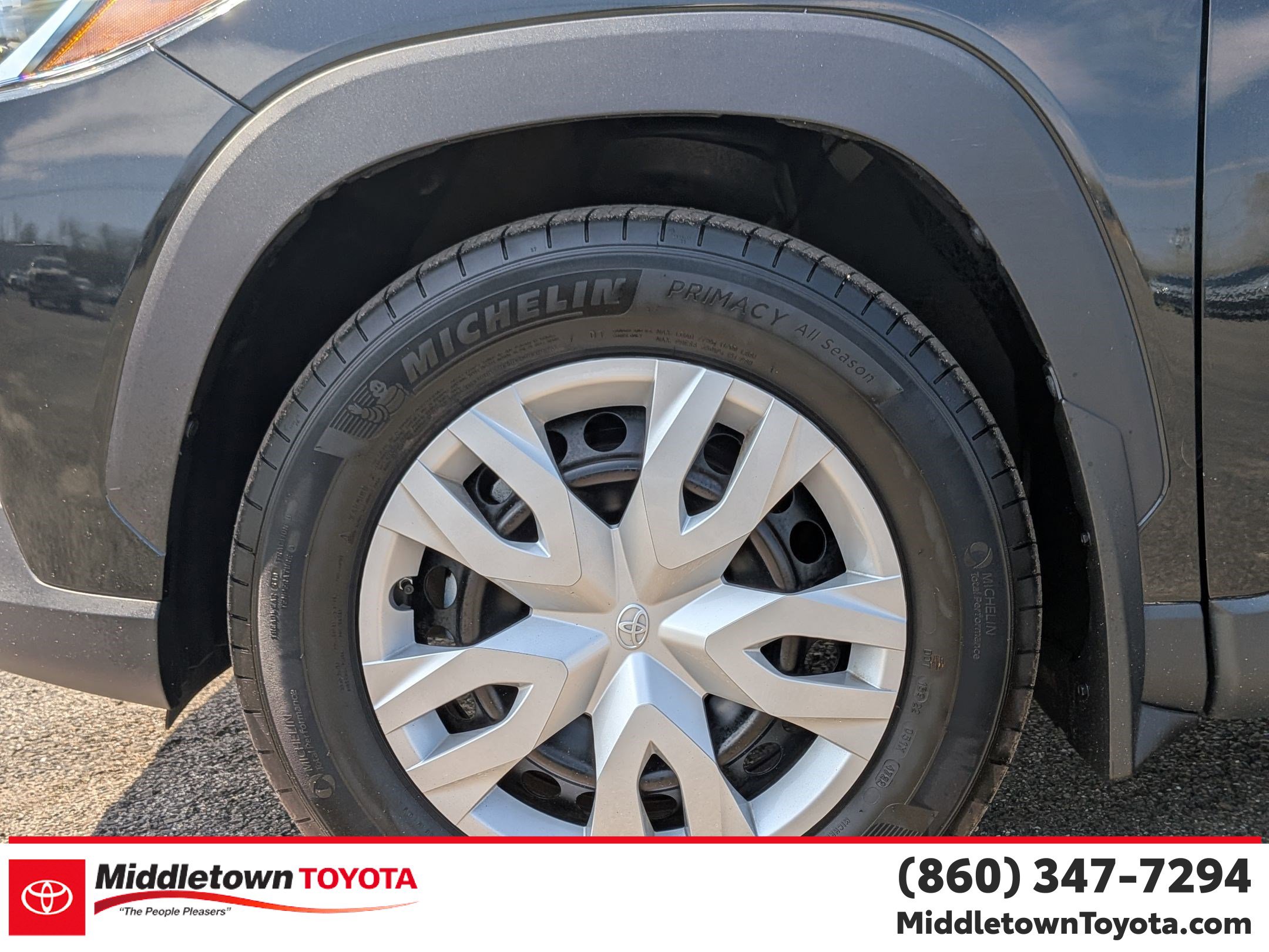 Used 2023 Toyota Corolla Cross L image 9