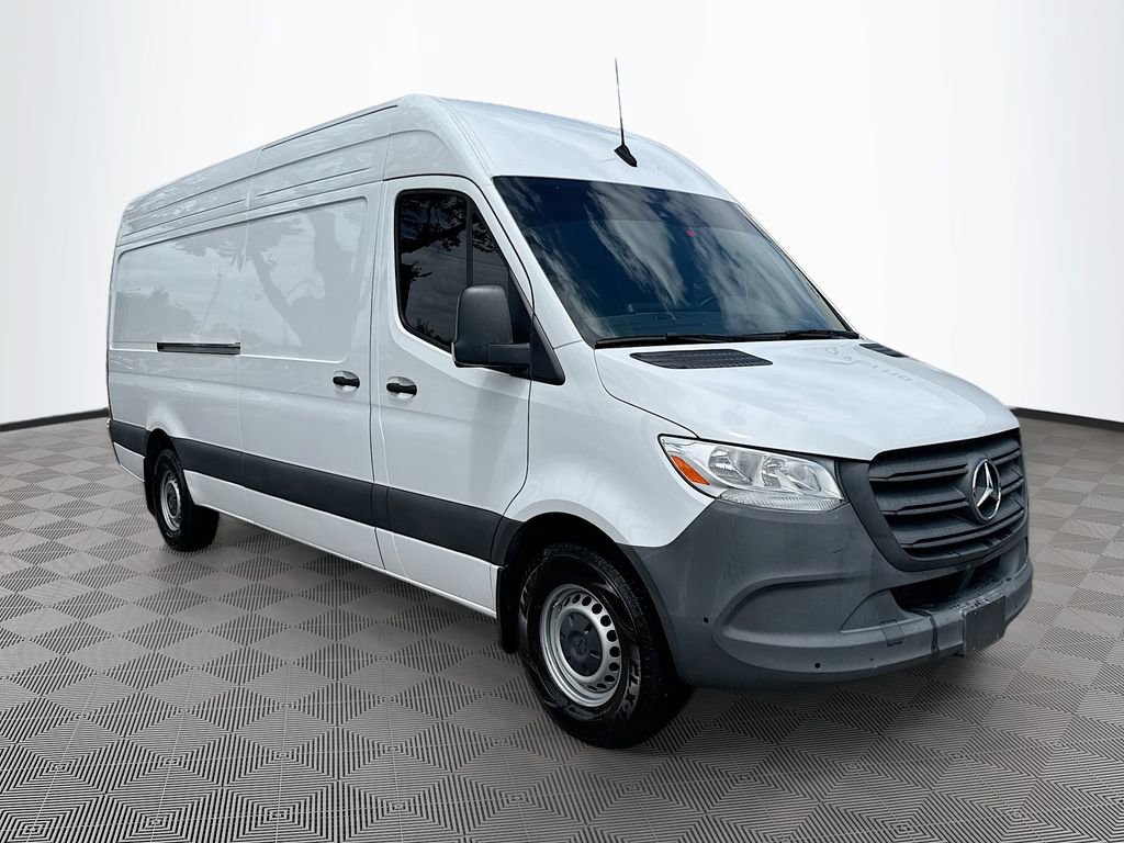 Used 2024 Mercedes-Benz Sprinter 2500 image 4
