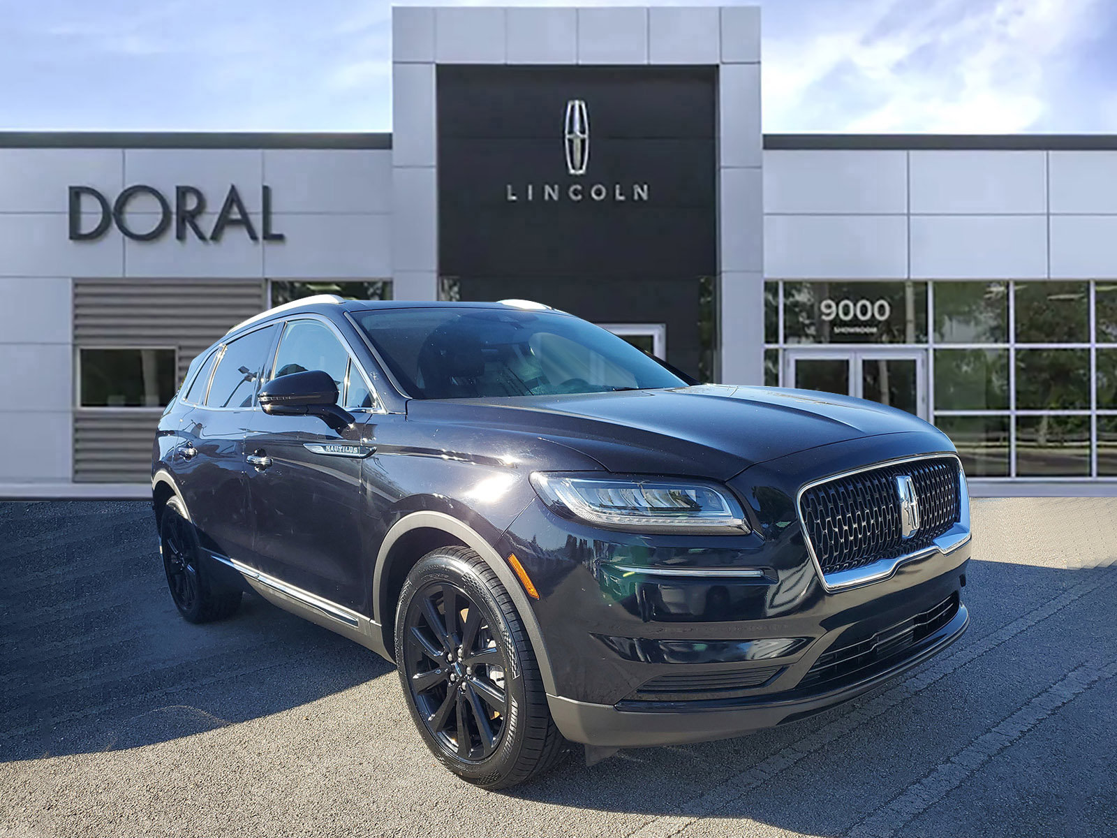 Certified 2023 Lincoln Nautilus Reserve w/ Monochromatic Package FWD image 1