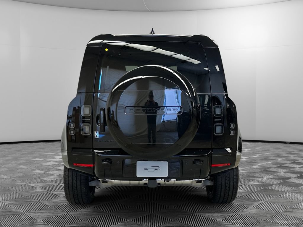 New 2026 Land Rover Defender 110 X-Dynamic SE AWD/4WD image 4