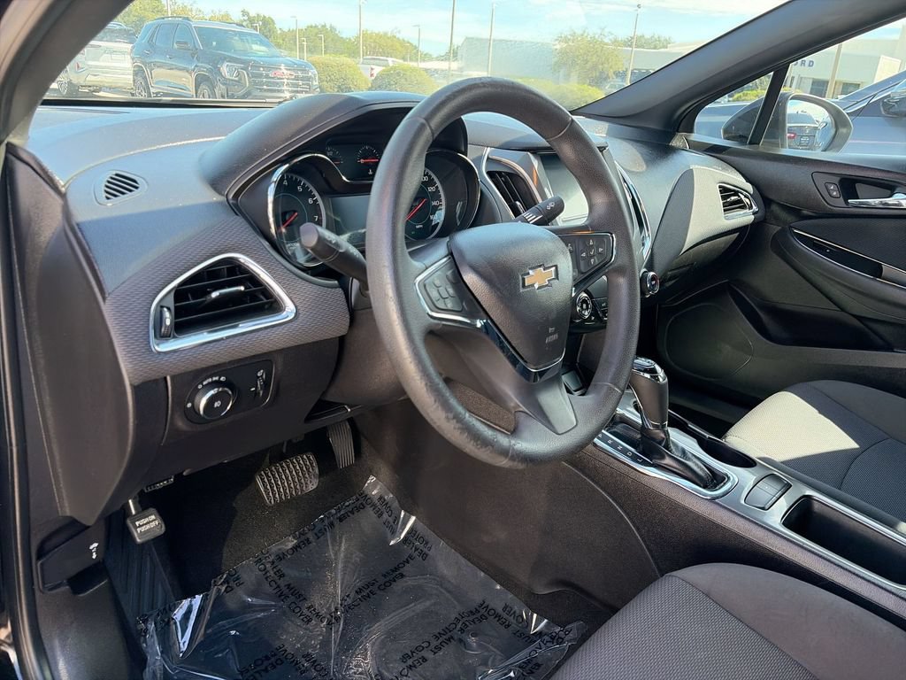 Used 2017 Chevrolet Cruze LT w/ Convenience Package FWD image 17