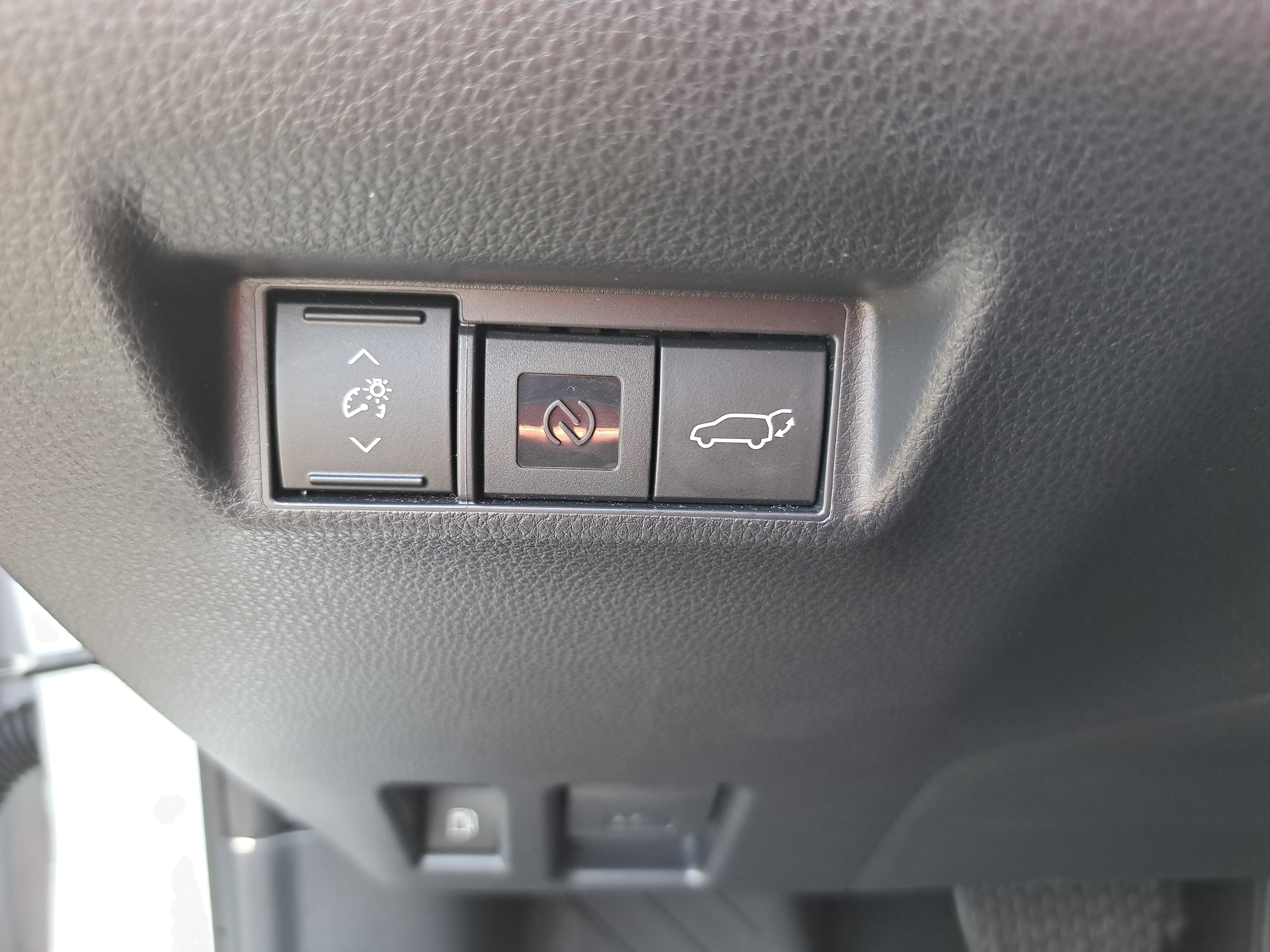 Used 2026 Toyota RAV4 XSE w/ Weather Package AWD/4WD image 25