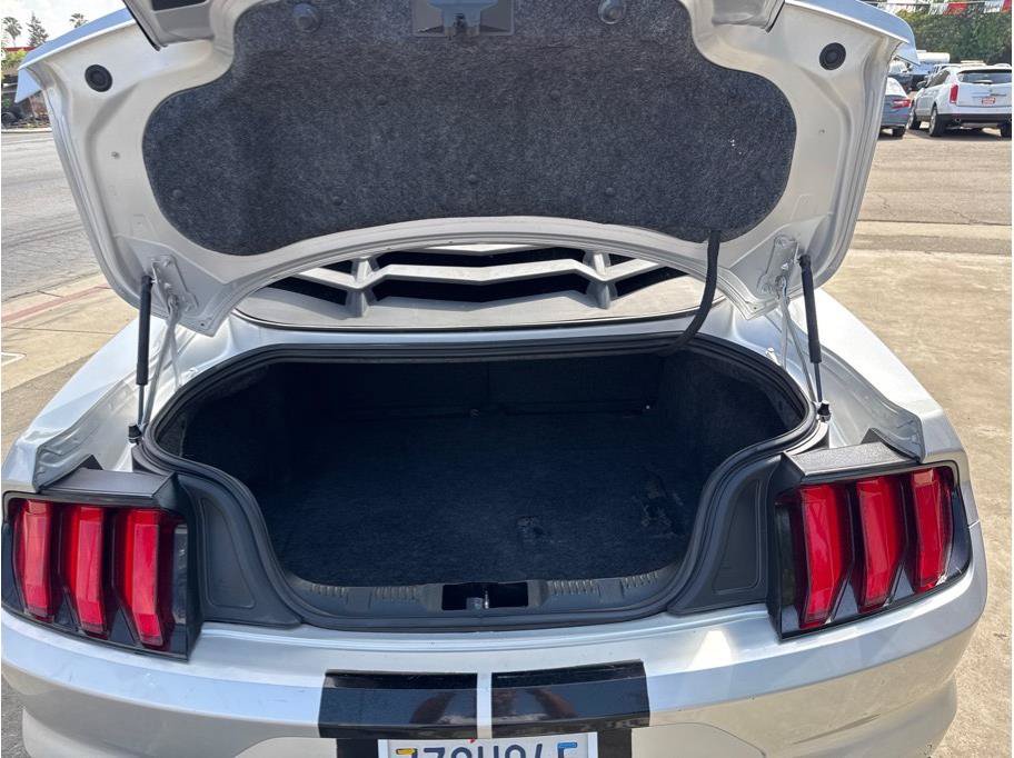 Used 2018 Ford Mustang Premium RWD image 8