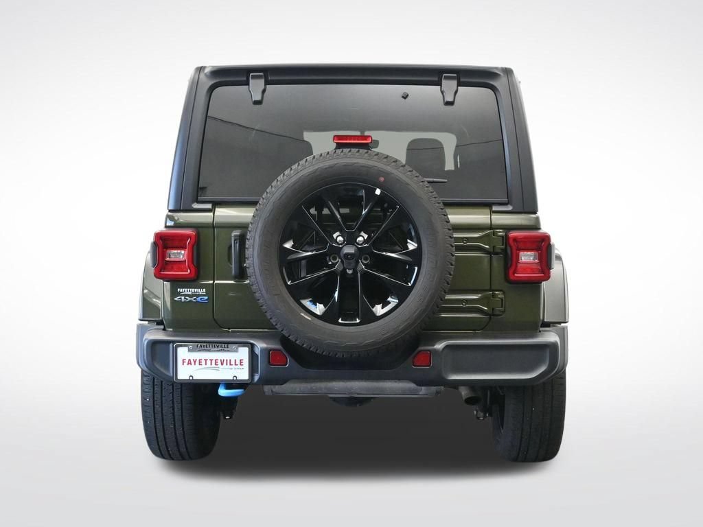 Used 2023 Jeep Wrangler Unlimited Sahara w/ Cold Weather Group AWD/4WD image 6
