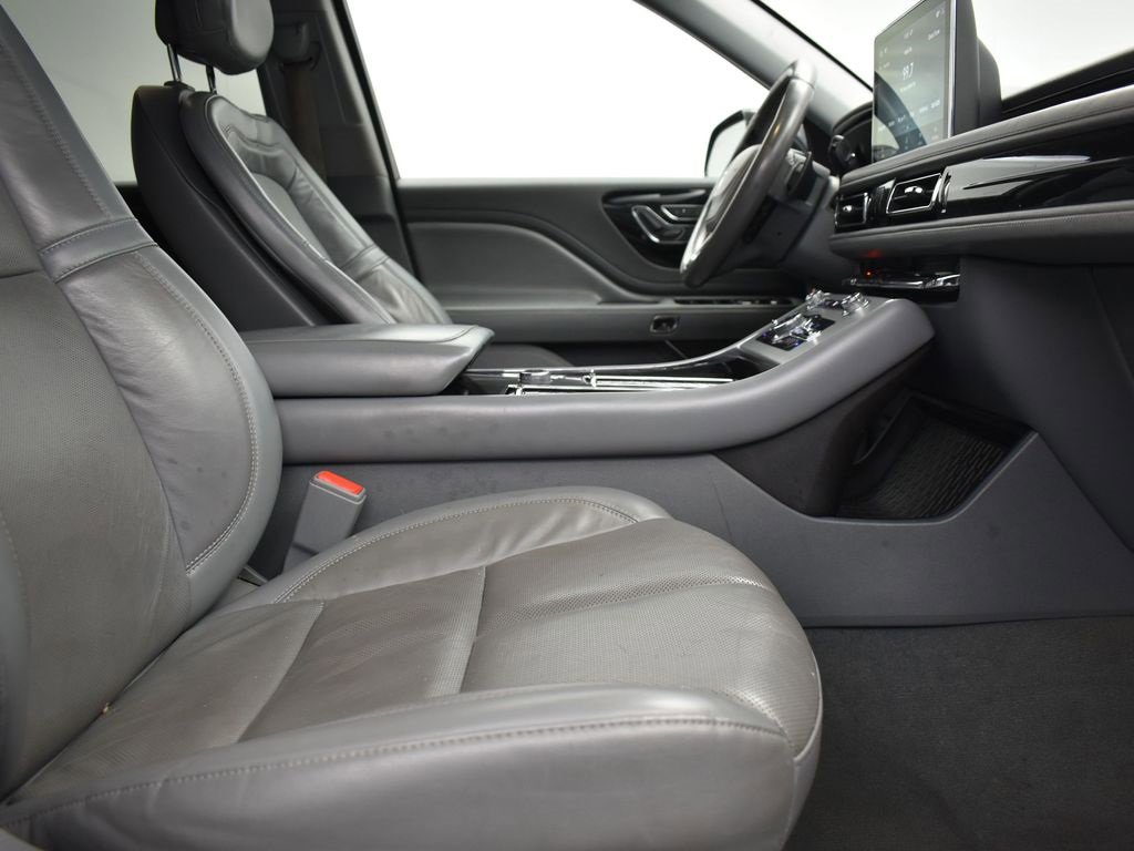 Used 2020 Lincoln Aviator Reserve w/ Class IV Trailer Tow Package image 26