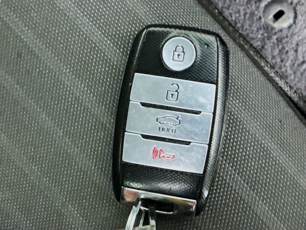 Used 2017 Kia Forte S w/ S Technology Package image 35