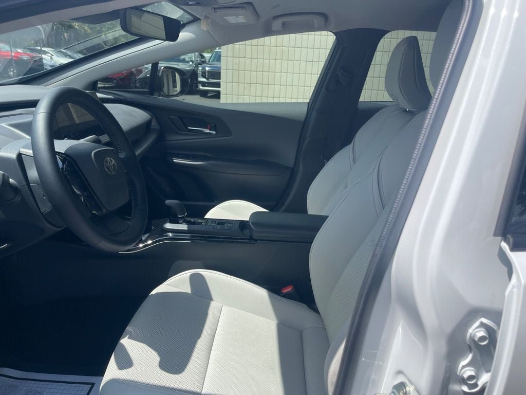 Used 2026 Toyota Prius XLE FWD image 12