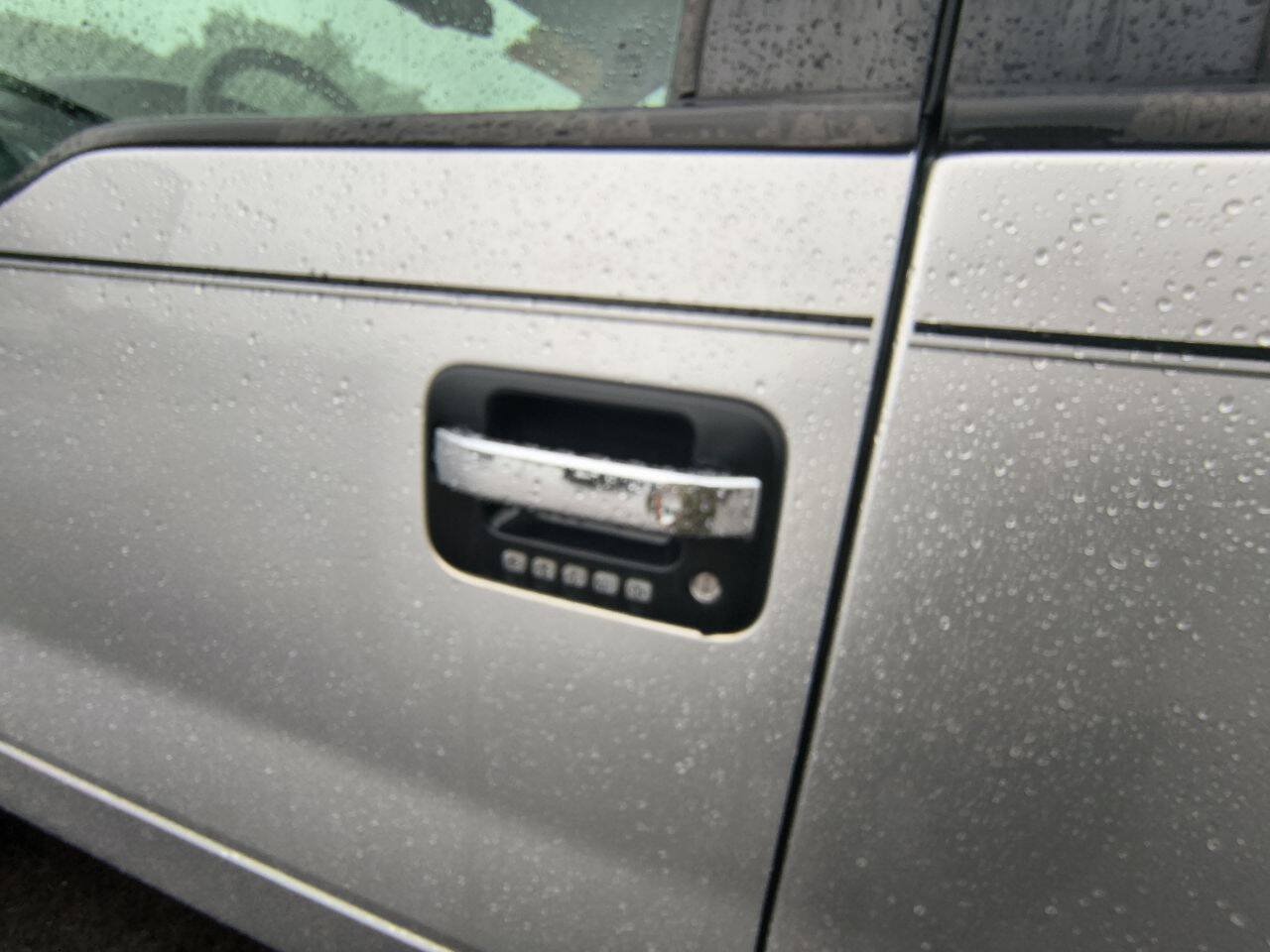 Used 2012 Ford F150 XLT w/ XLT Chrome Pkg AWD/4WD image 14