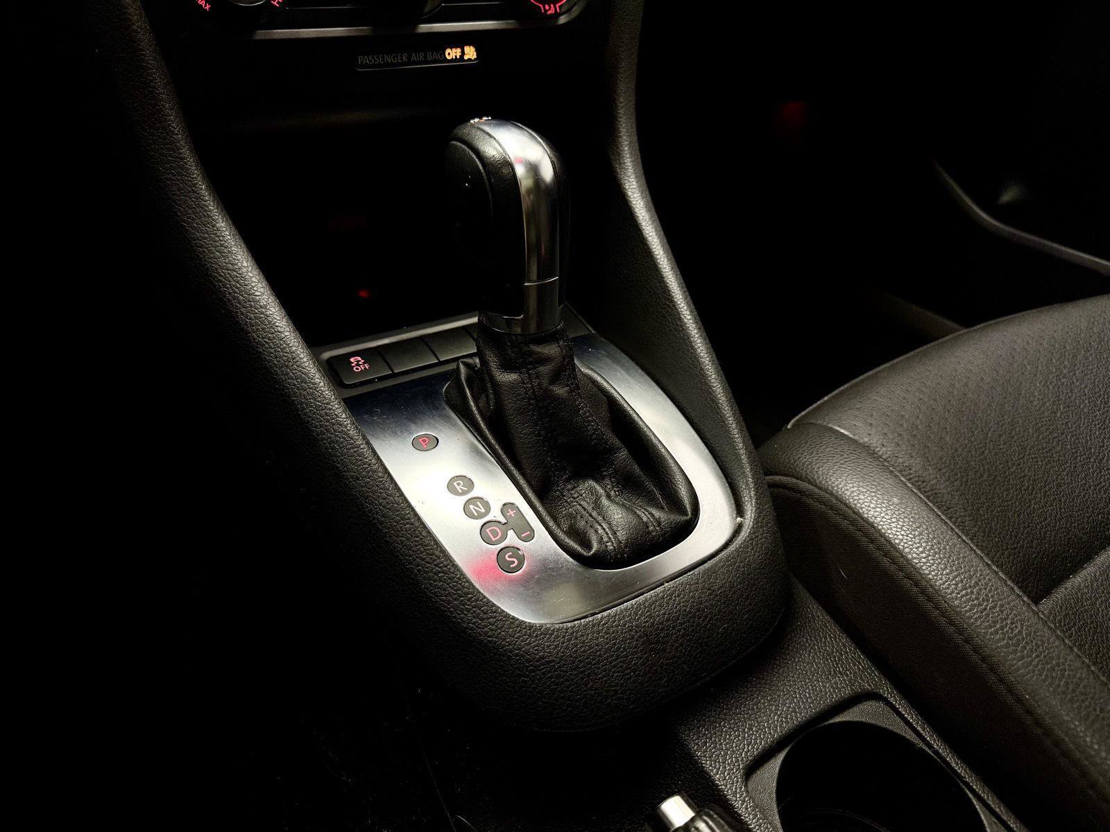 Used 2012 Volkswagen Jetta TDI FWD image 23