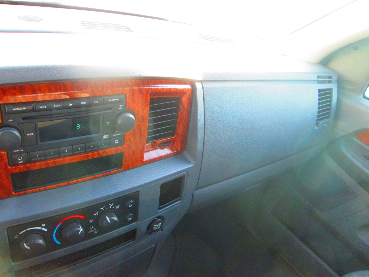 Used 2006 Dodge Ram 1500 Truck SLT w/ Quad Cab Big Horn Value Group image 11