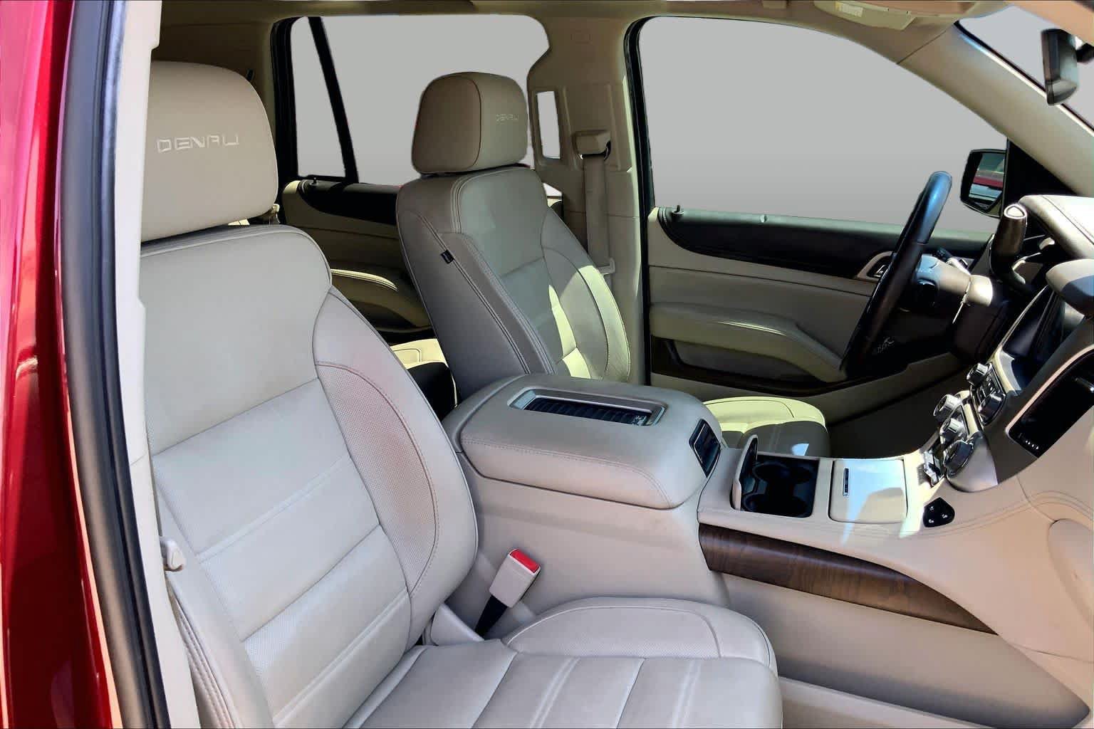 Used 2018 GMC Yukon Denali w/ Denali Ultimate Package AWD/4WD image 9