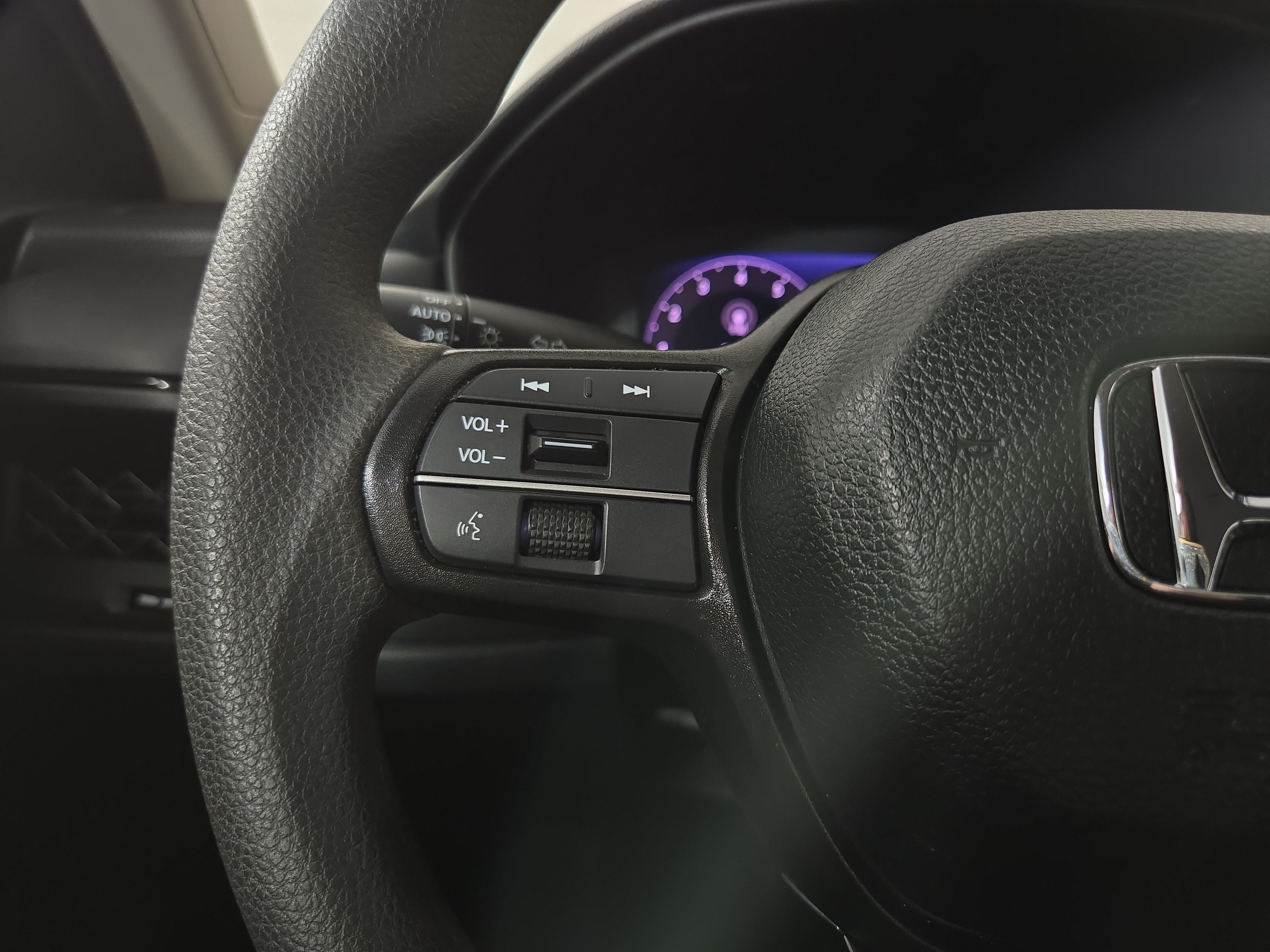 Used 2025 Honda Accord LX image 15
