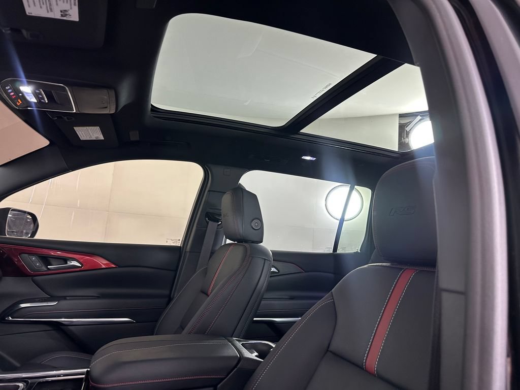 Used 2026 Chevrolet Traverse RS w/ LPO, Floor Liner Package AWD/4WD image 26