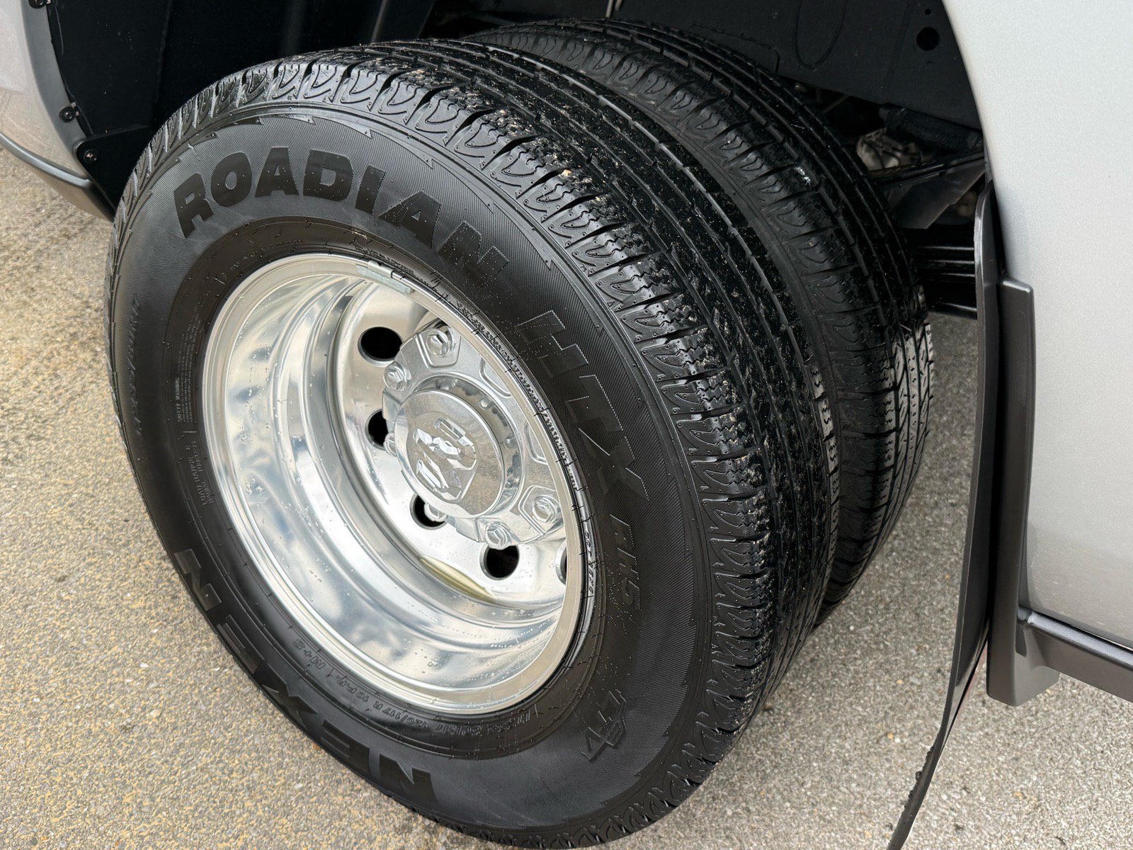 Used 2024 RAM 3500 Laramie w/ Safety Group AWD/4WD image 21