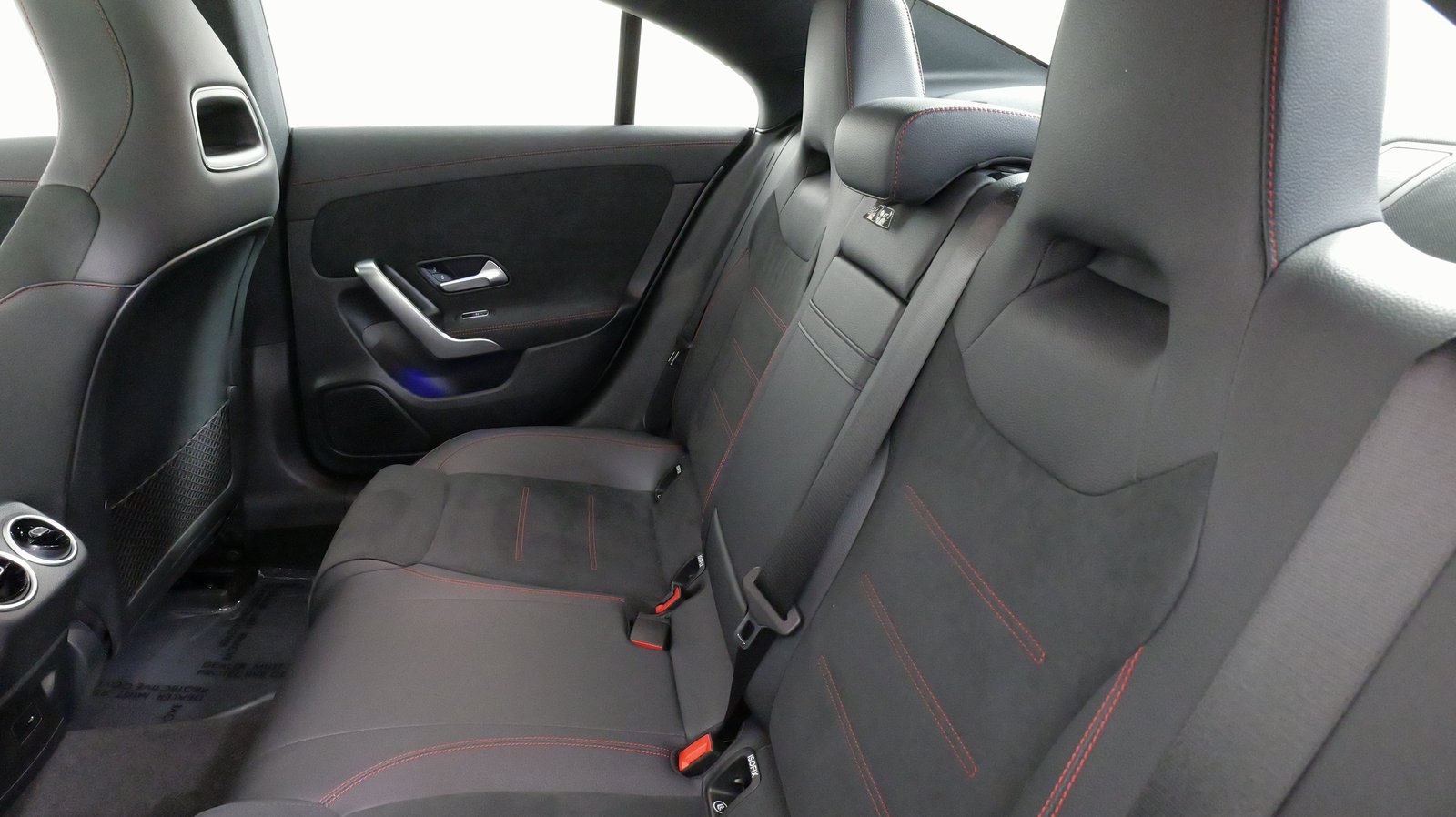 Used 2023 Mercedes-Benz CLA 250 4MATIC image 40