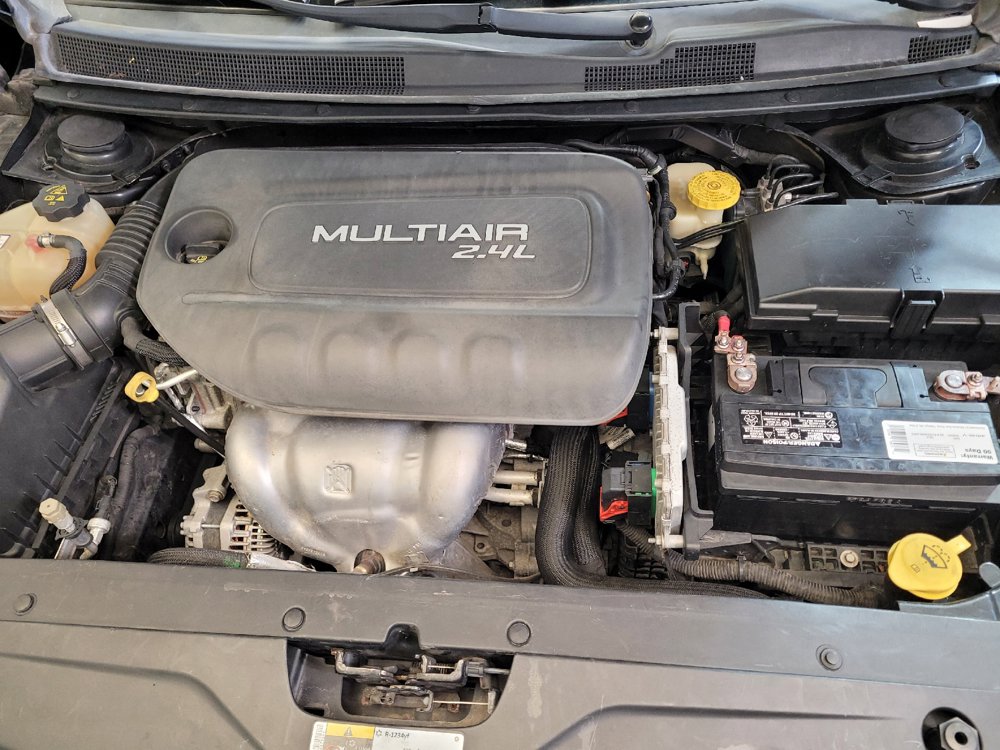 Used 2015 Chrysler 200 Limited FWD image 30
