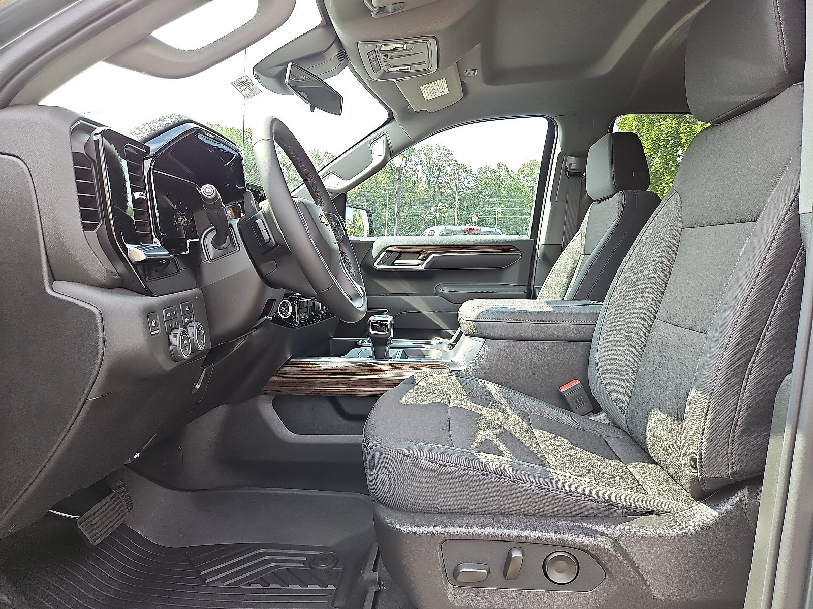 New 2026 Chevrolet Silverado 1500 LT image 6