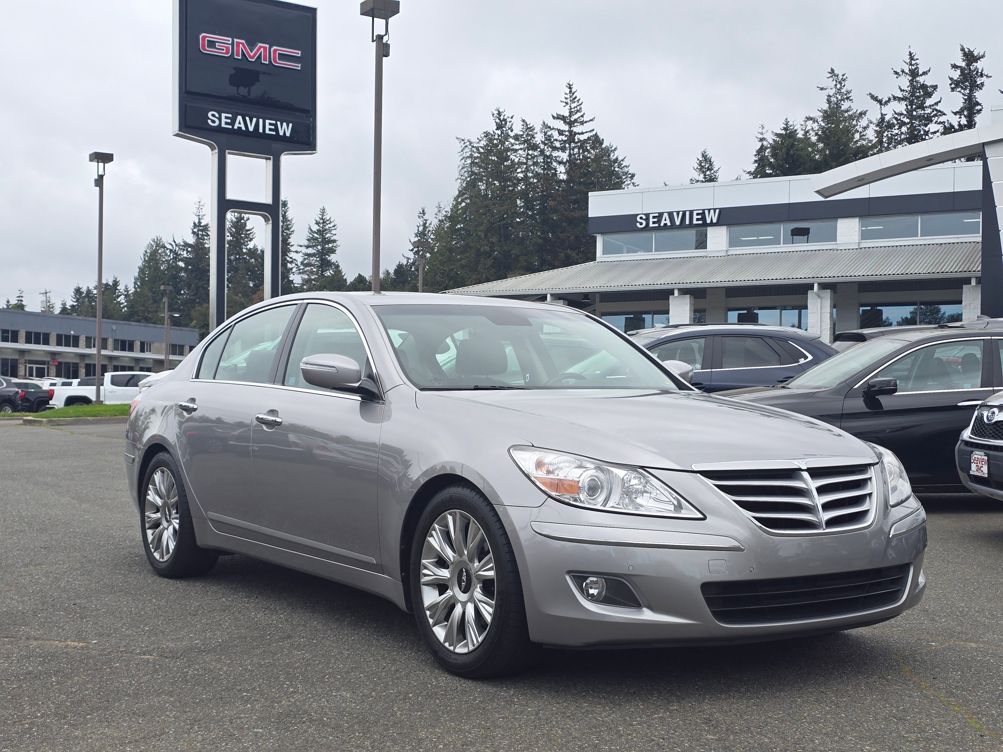 Used 2009 Hyundai Genesis 3.8 w/ Technology Pkg 4