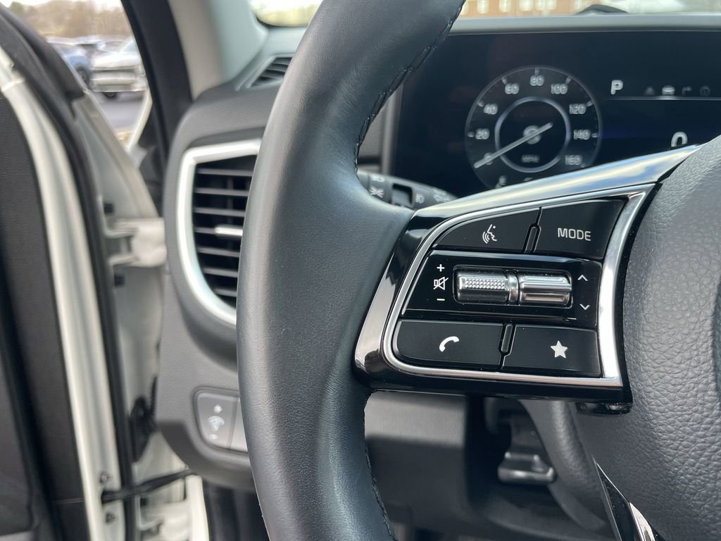 Certified 2024 Kia Seltos EX image 18