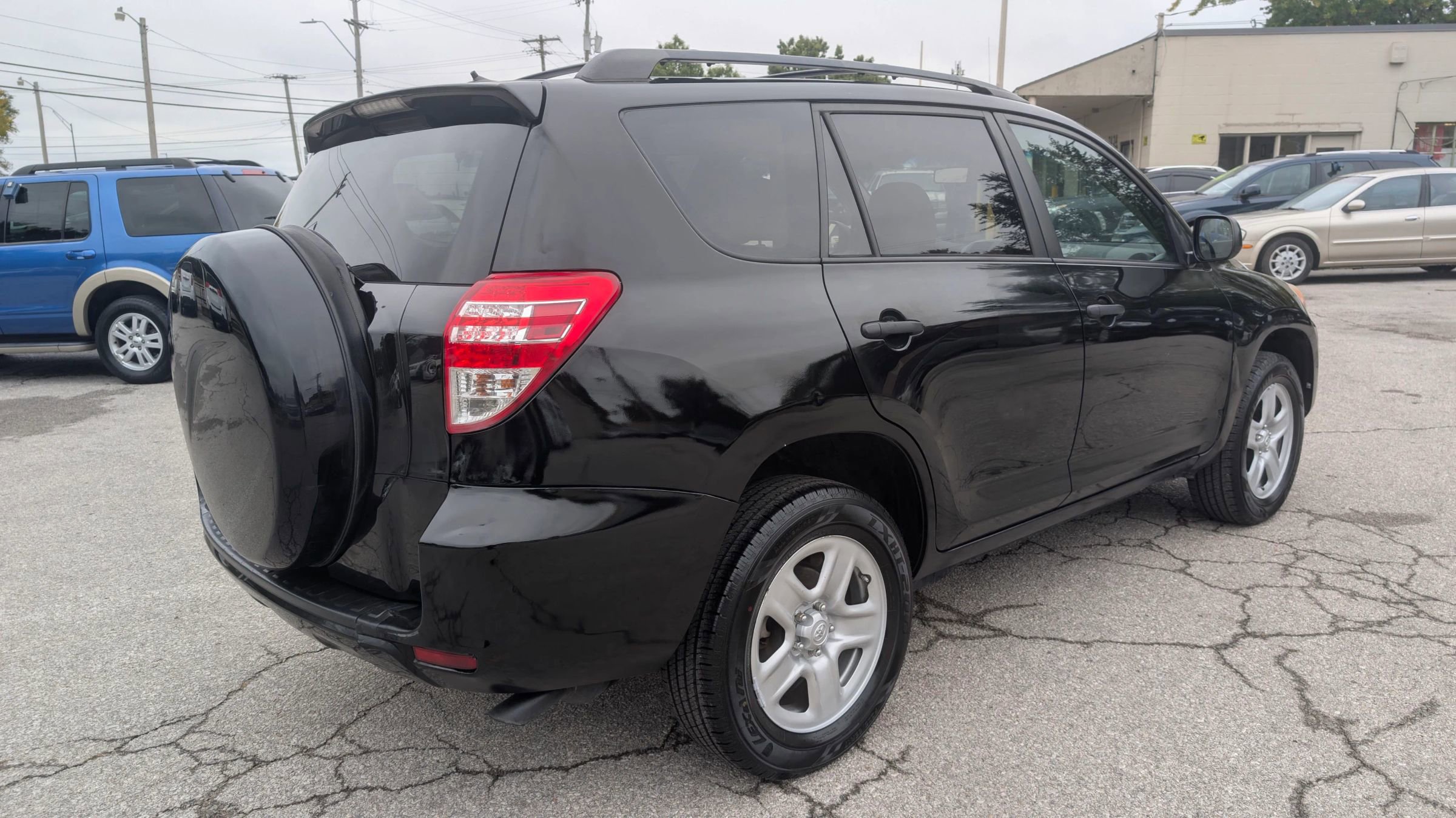 Used 2012 Toyota RAV4 FWD image 5