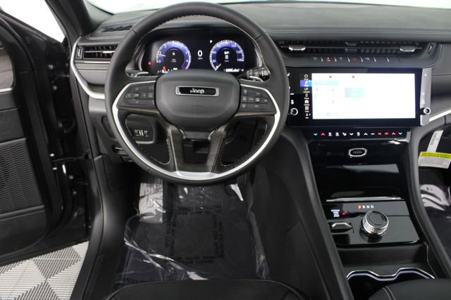 New 2026 Jeep Grand Cherokee 4WD image 11