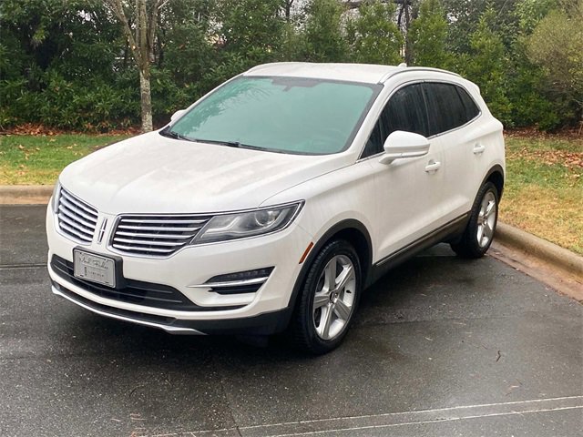 Used 2016 Lincoln MKC Premiere image 3