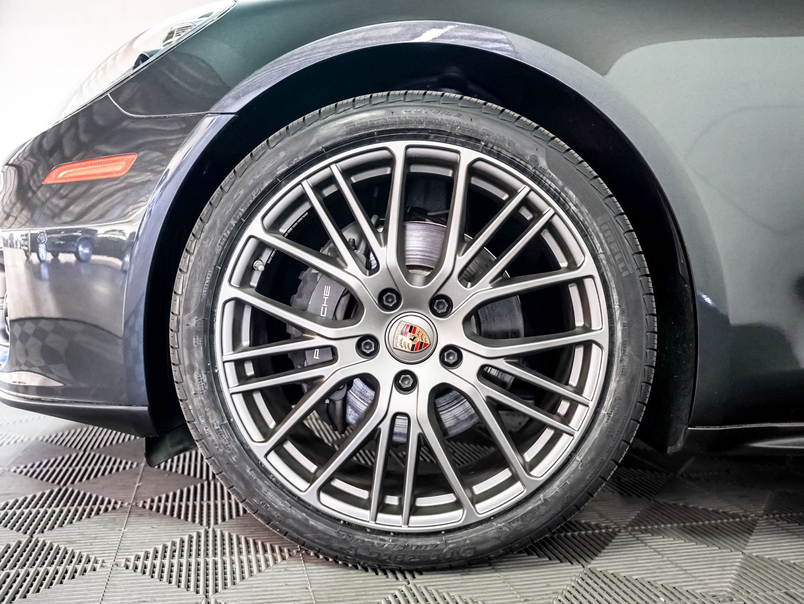 Used 2023 Porsche Panamera 4 Platinum Edition w/ Assistance Package image 14