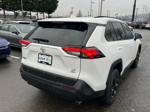 Used 2021 Toyota RAV4 LE image 6