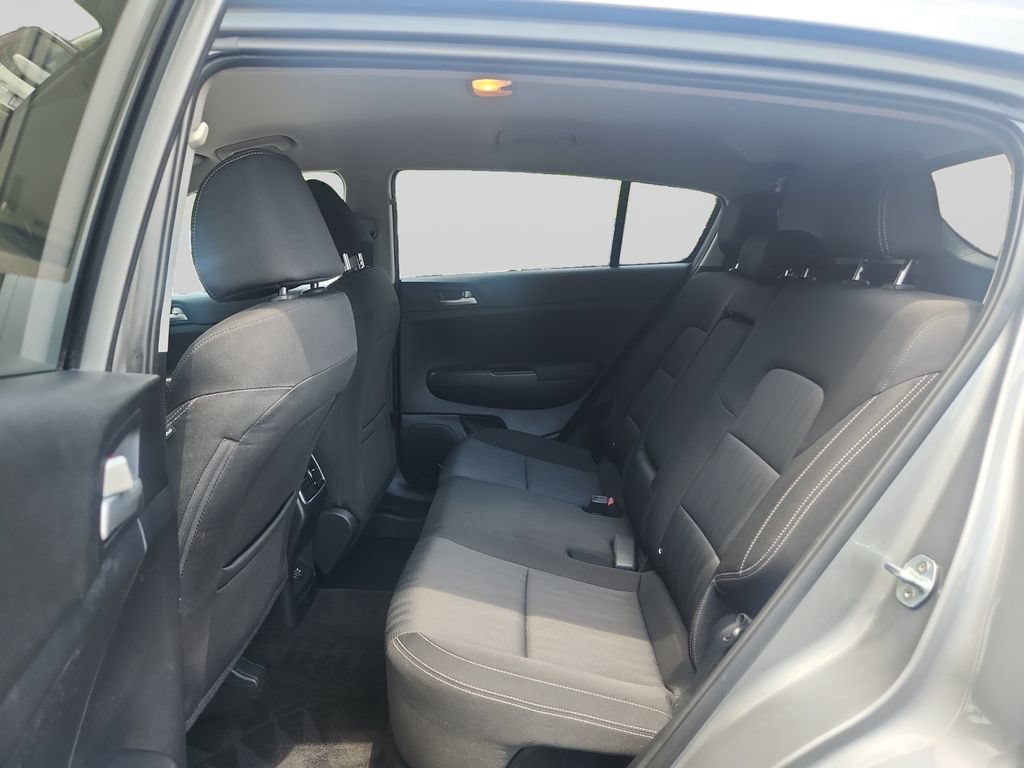 Used 2020 Kia Sportage LX AWD/4WD image 16