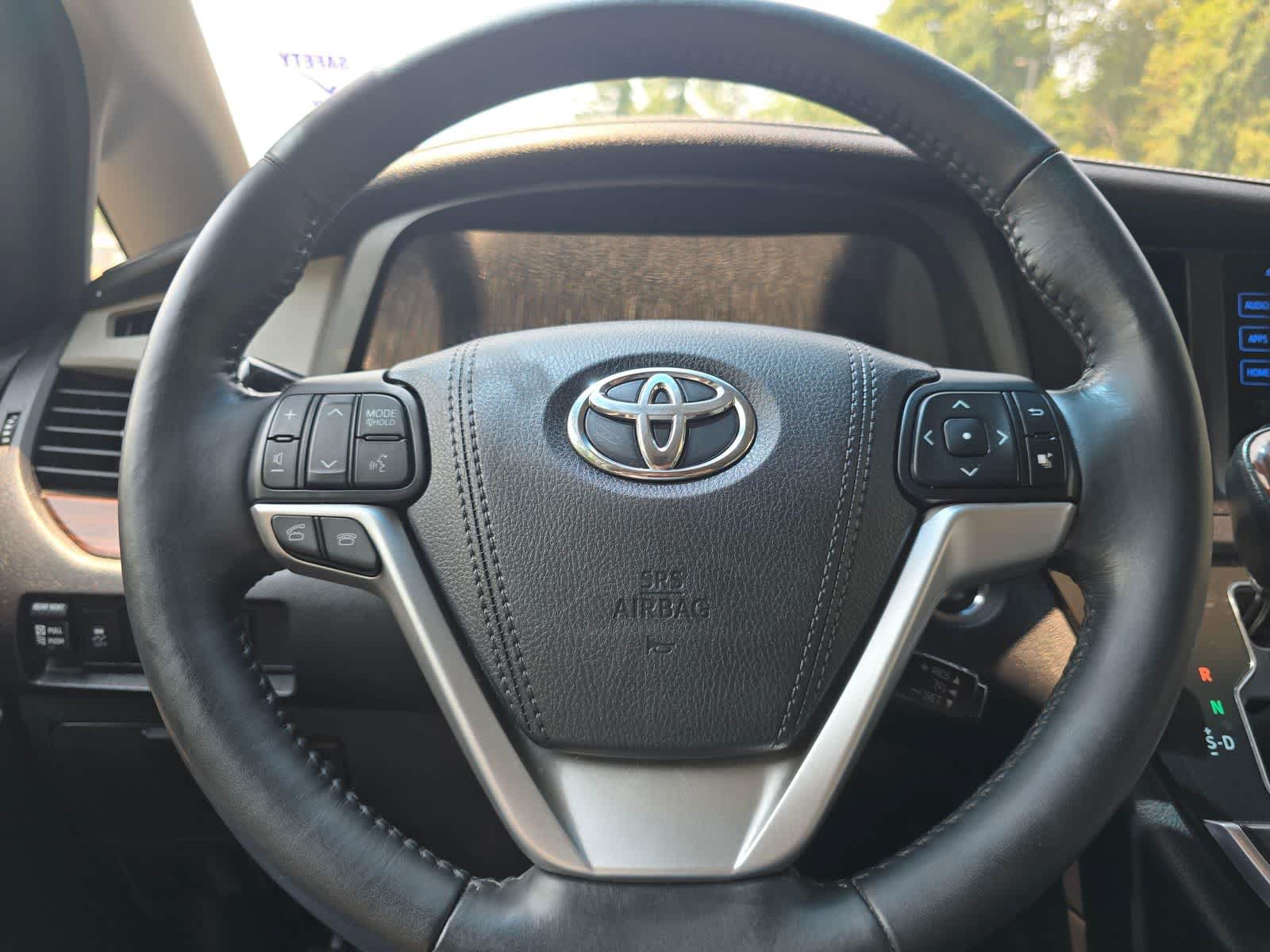 Used 2017 Toyota Sienna Limited AWD/4WD image 11