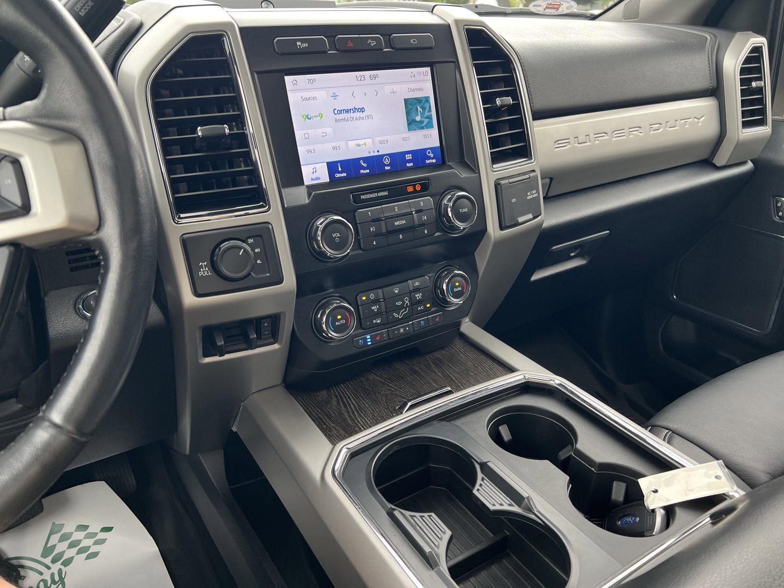 Used 2021 Ford F250 Lariat w/ Lariat Ultimate Package AWD/4WD image 28