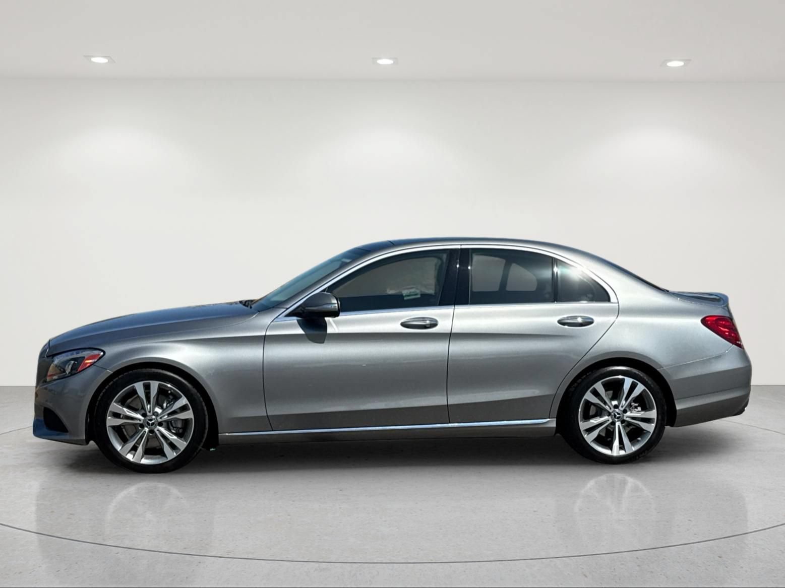 Used 2015 Mercedes-Benz C 300 Sedan image 3