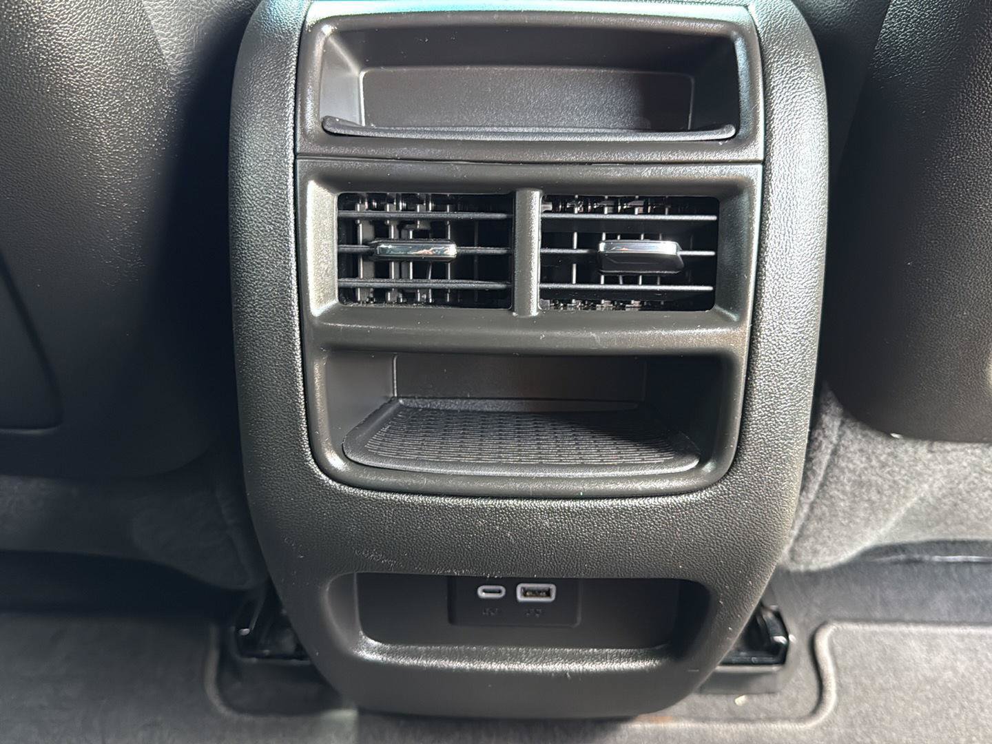 Used 2024 Cadillac XT5 Luxury FWD image 32