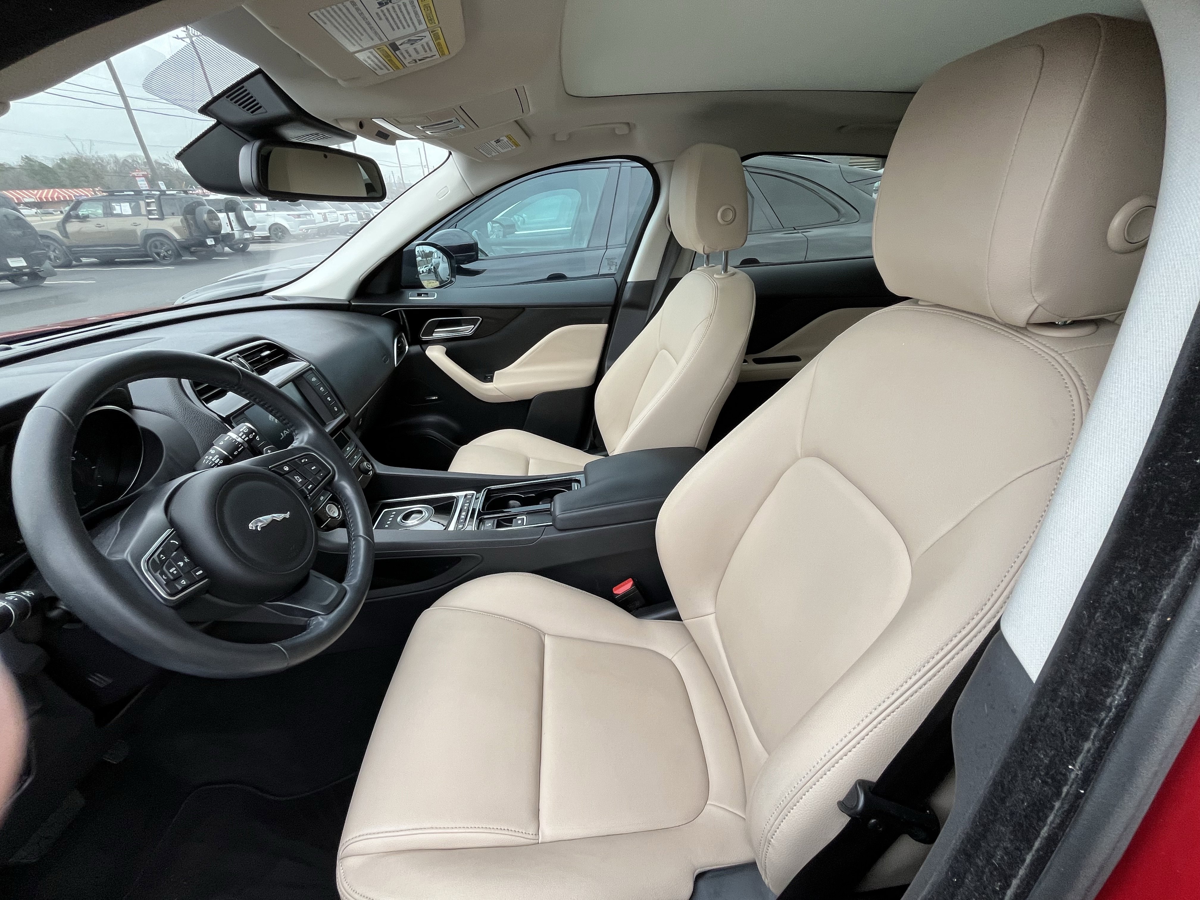 Used 2018 Jaguar F-PACE Premium image 19