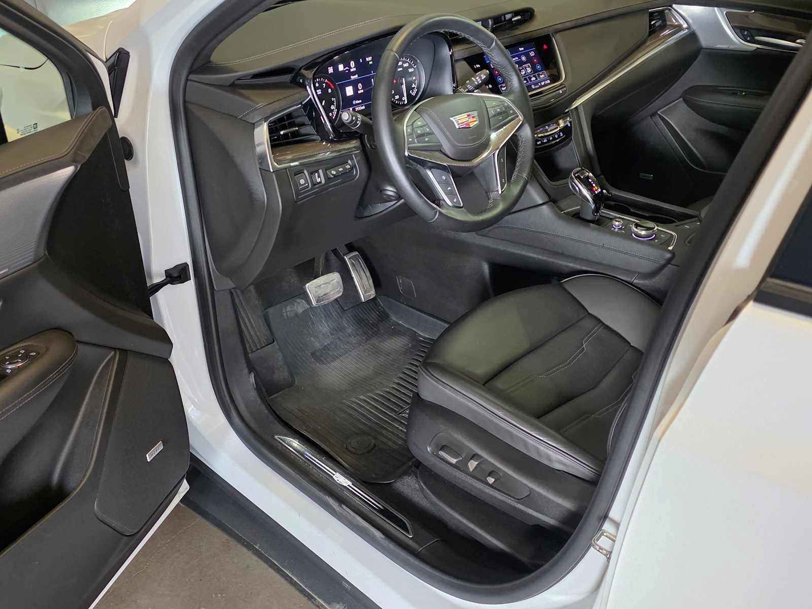 Used 2024 Cadillac XT5 Sportv w/ Platinum Package AWD/4WD image 19