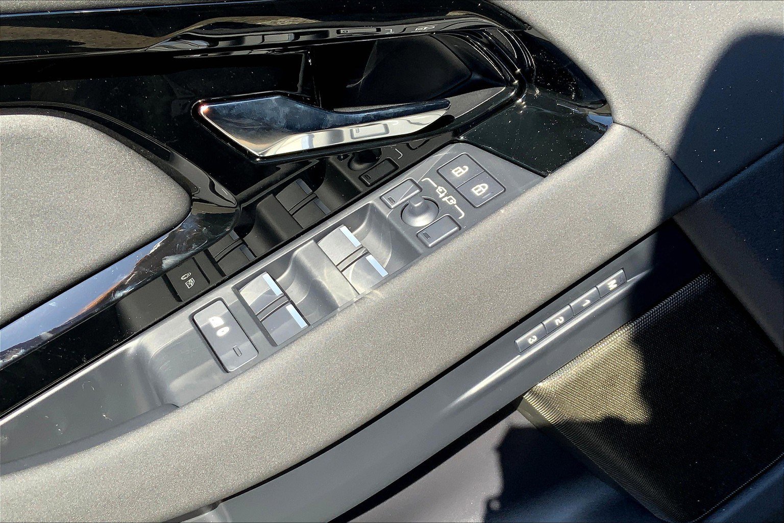 New 2026 Land Rover Range Rover Evoque S AWD/4WD image 18