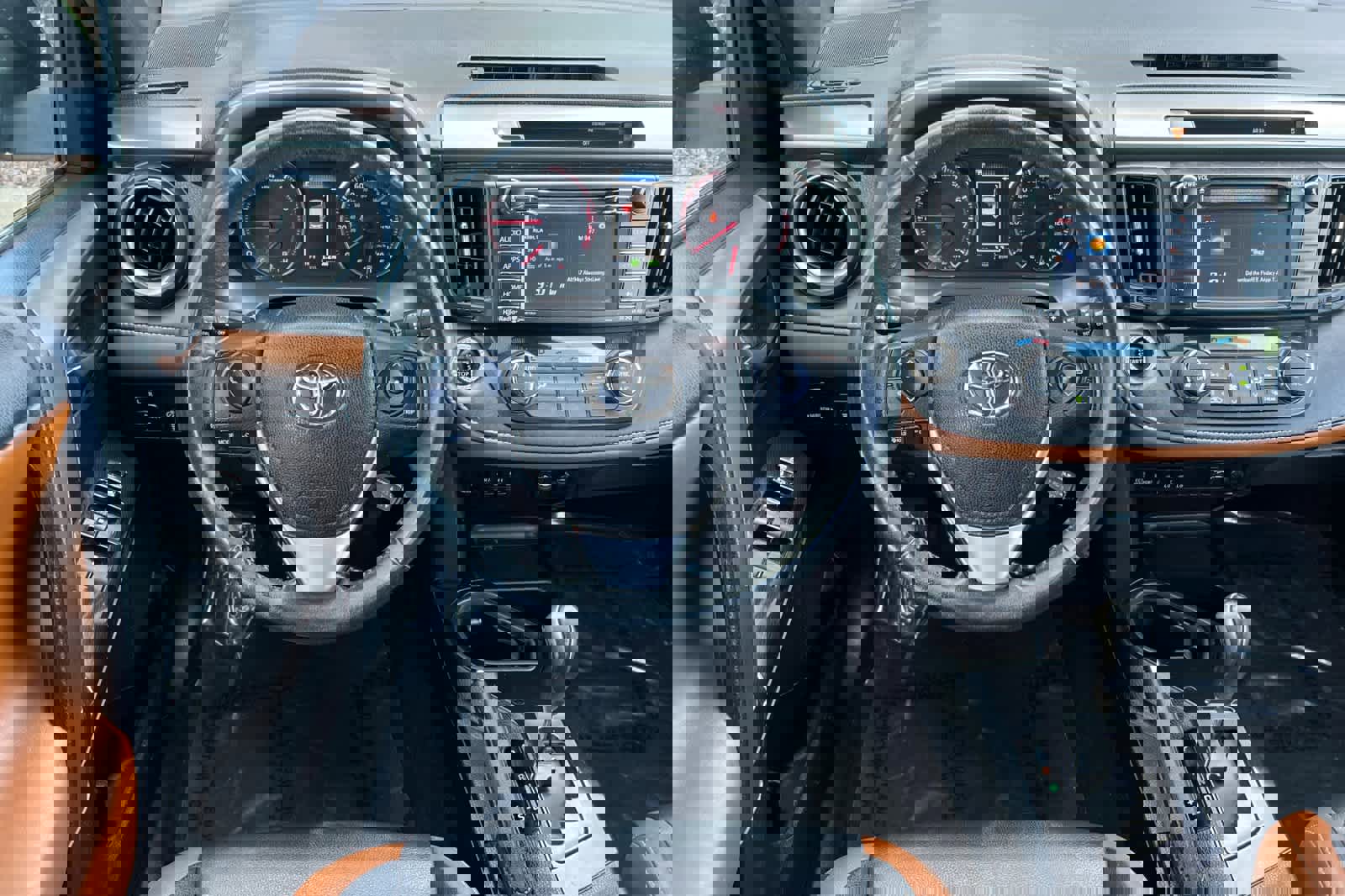 Used 2016 Toyota RAV4 SE image 14