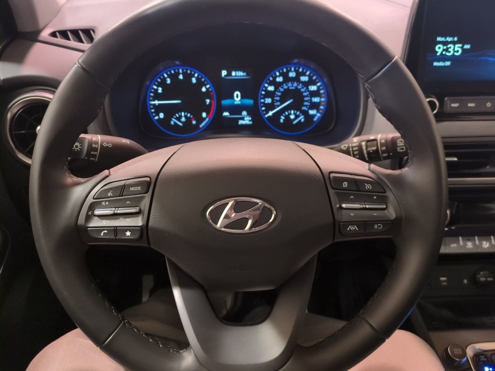 Certified 2023 Hyundai Kona SEL w/ Convenience Package image 18