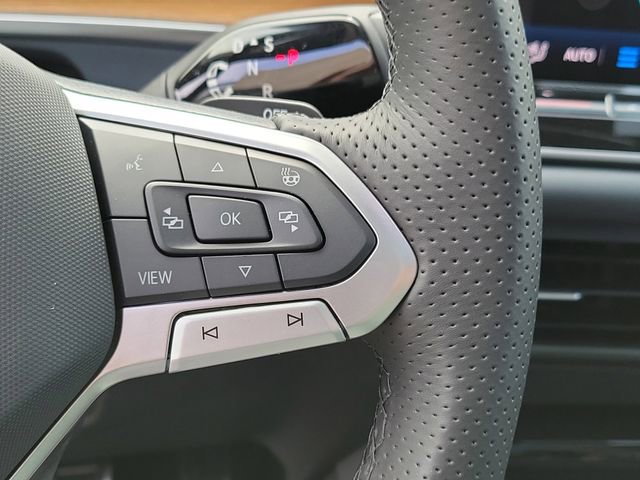 New 2026 Volkswagen Tiguan SEL R-Line AWD/4WD image 11