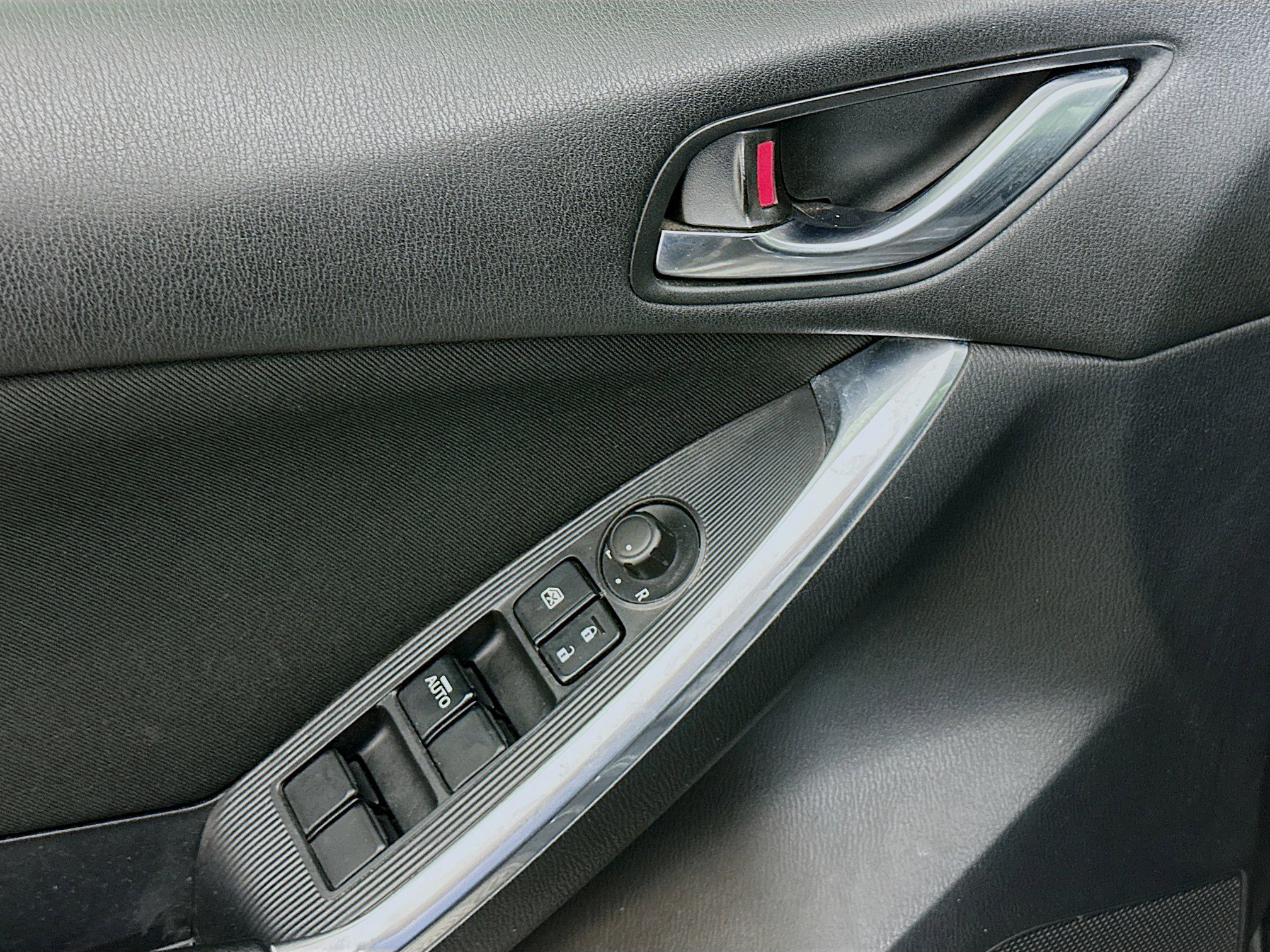 Used 2015 MAZDA CX-5 Sport w/ Bluetooth Audio Package image 15