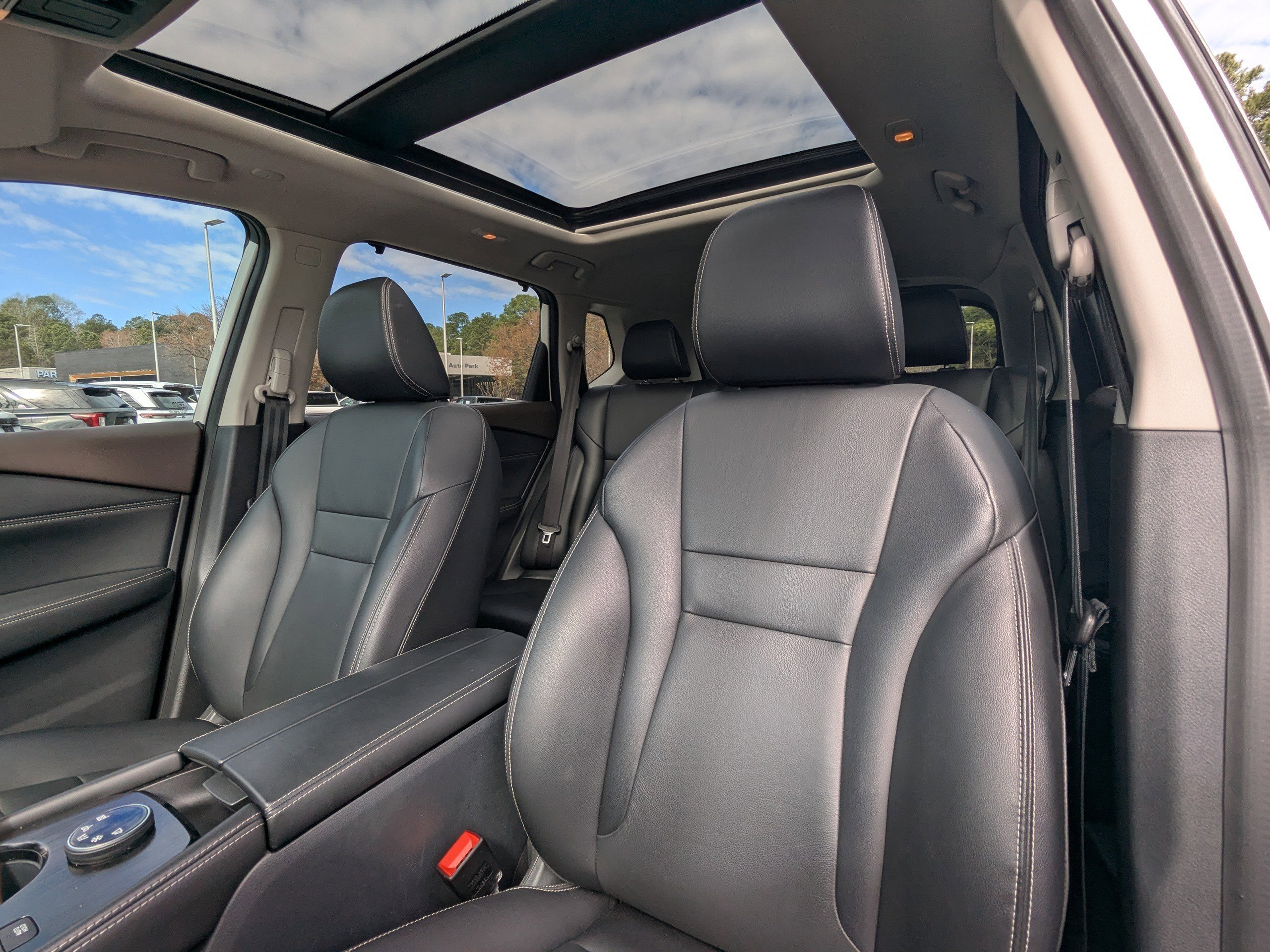 Used 2023 Nissan Rogue SL w/ SL Premium Package image 9