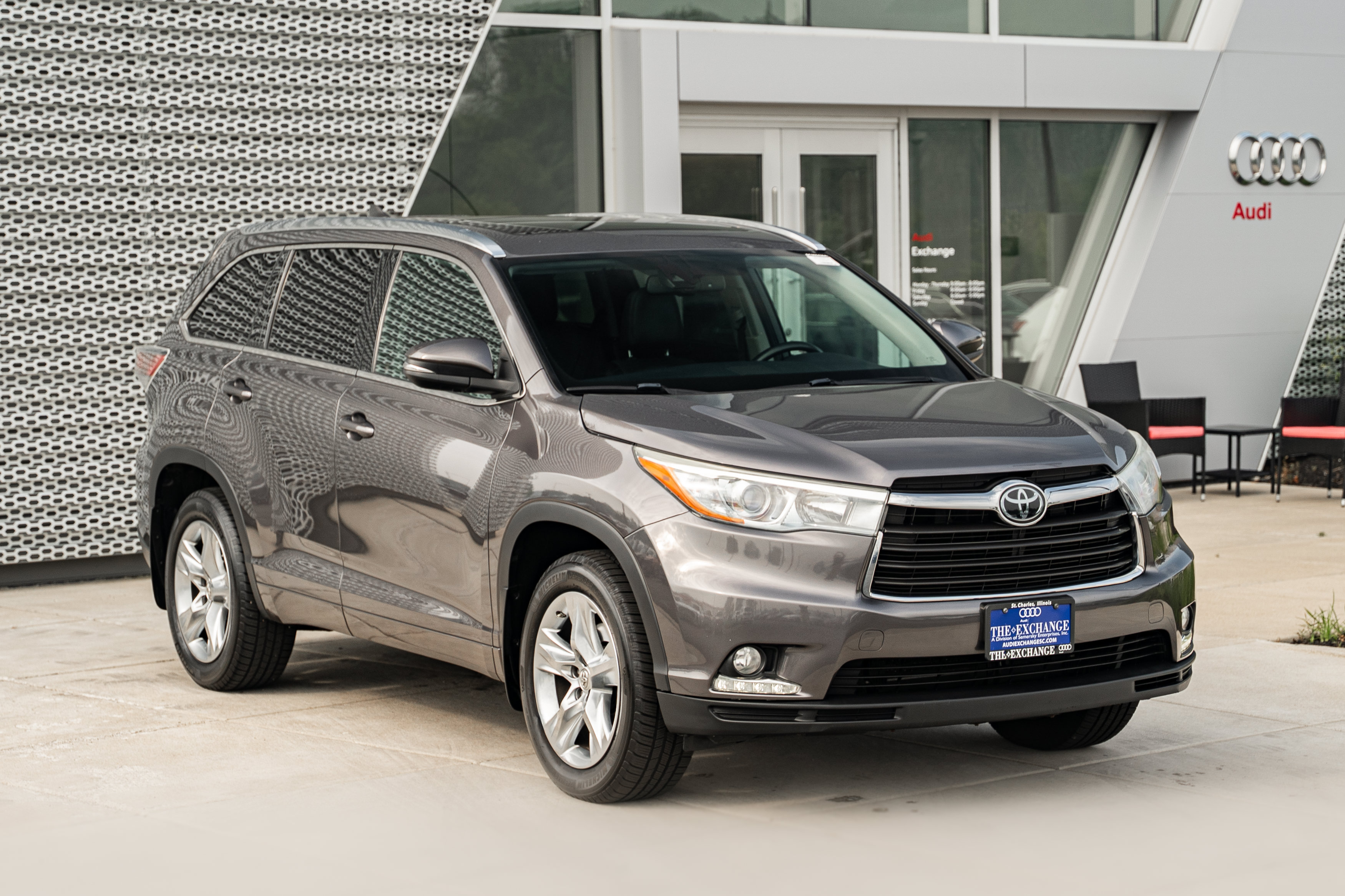 Used 2015 Toyota Highlander Limited Platinum AWD/4WD image 2