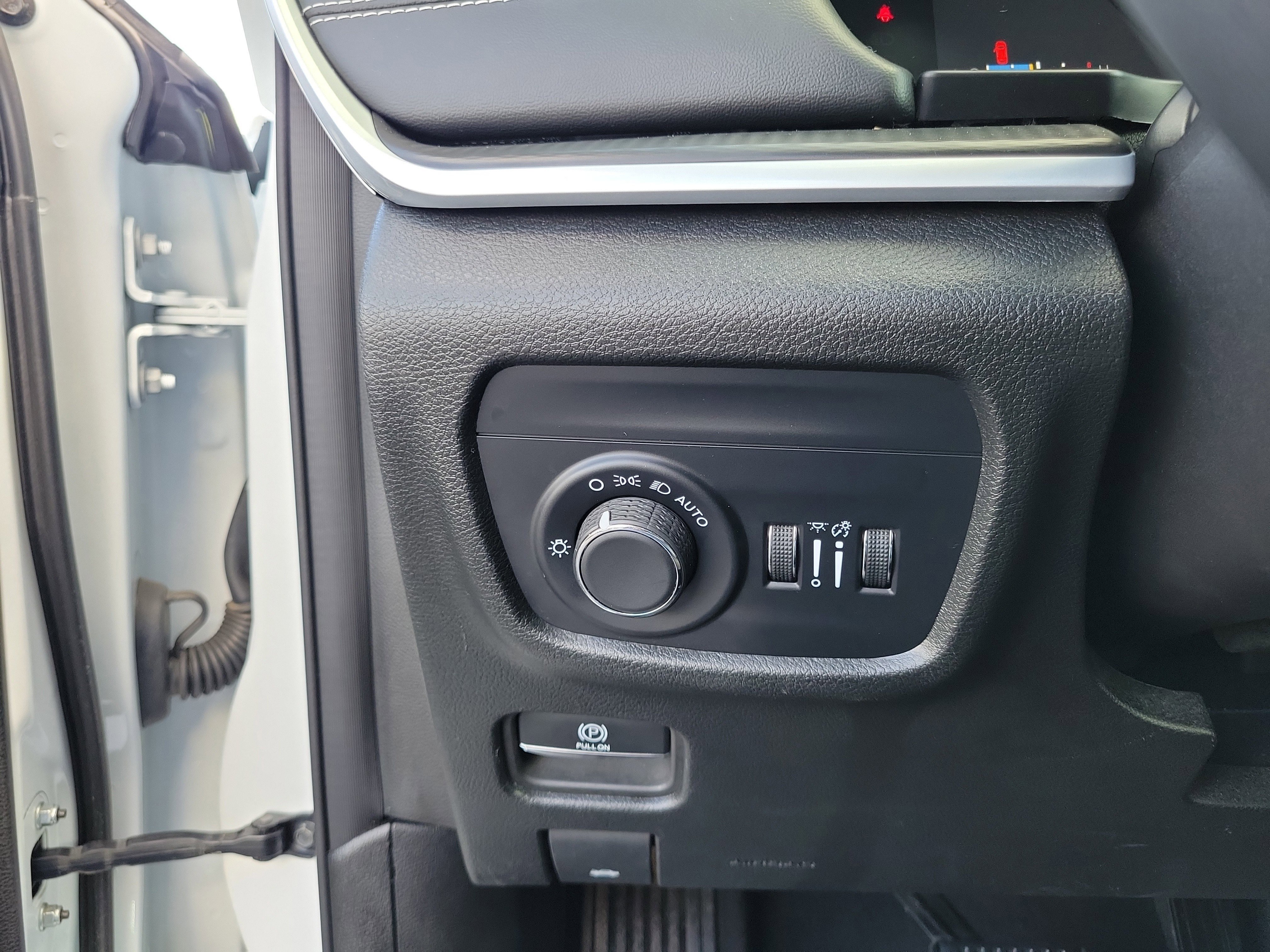 Used 2024 Jeep Grand Cherokee L Laredo image 20